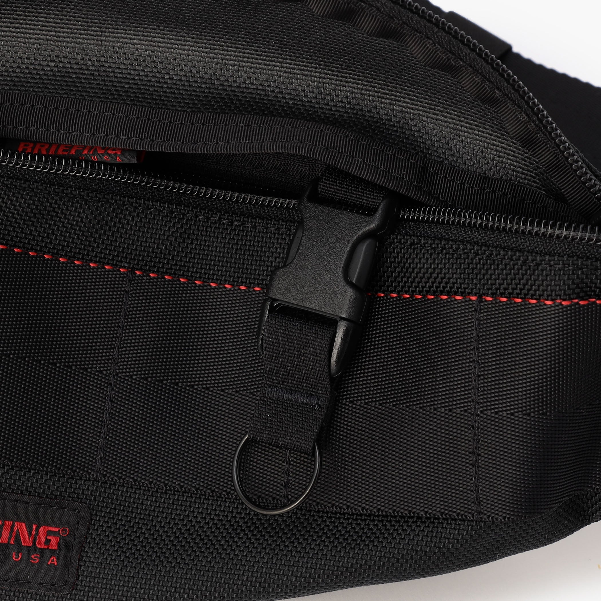 着脱可能なキーリングを搭載。