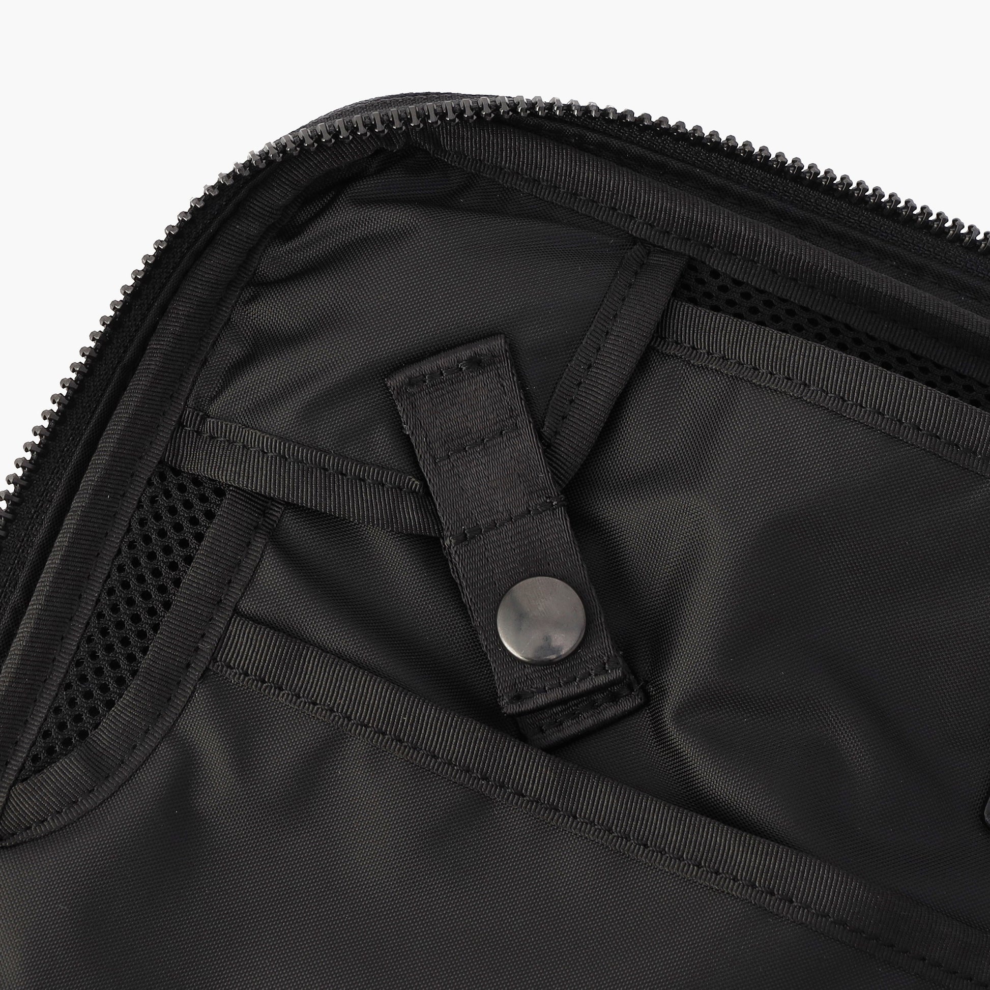 PCスリーブには13インチ程度のPCを収納いただけます。