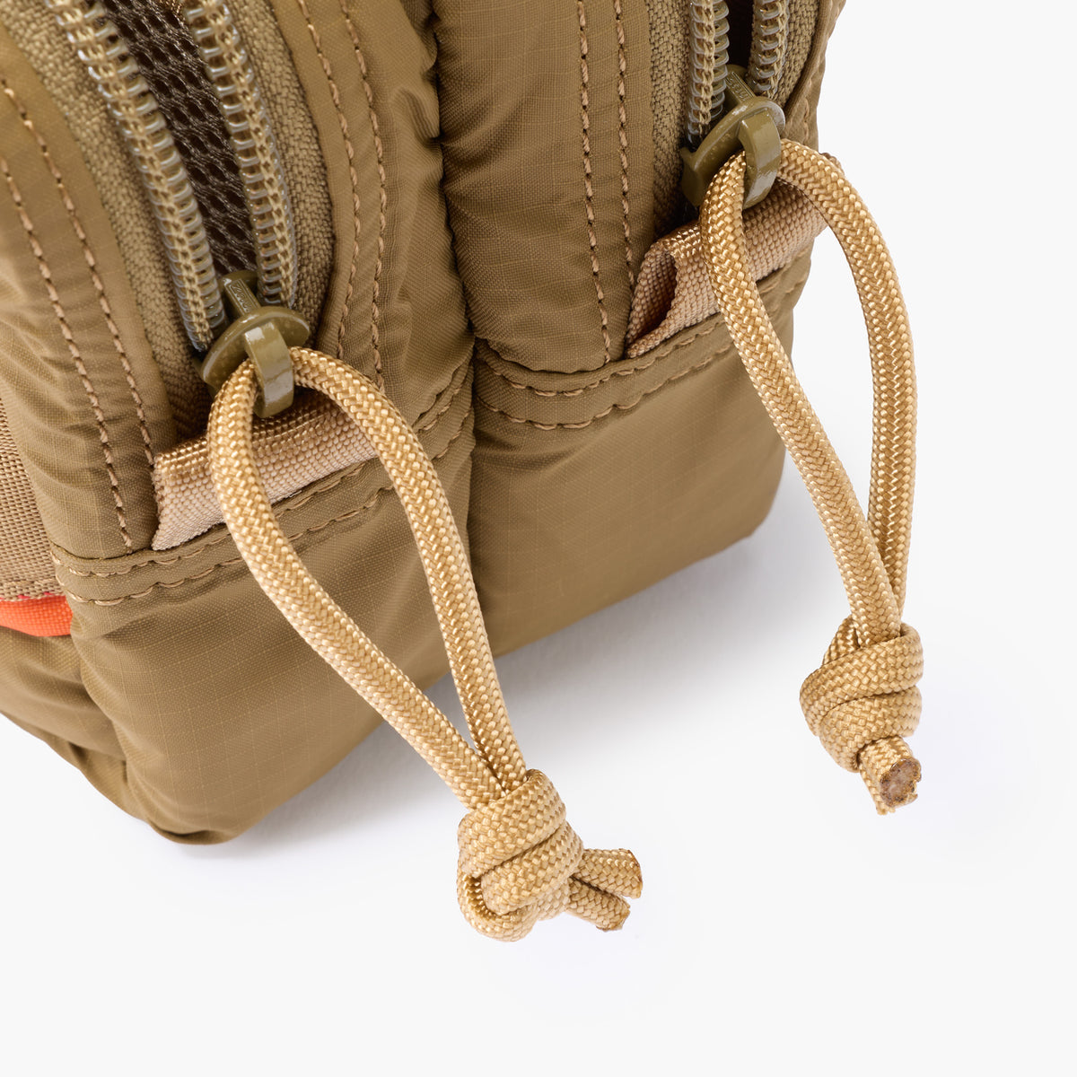 BRIEFING PP DEVICE POUCH L, Goods, Business