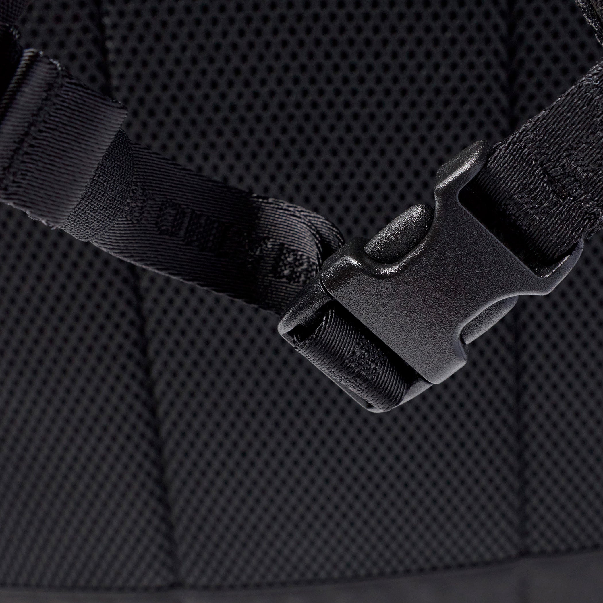 White Mountaineering NEOCHROME PACK