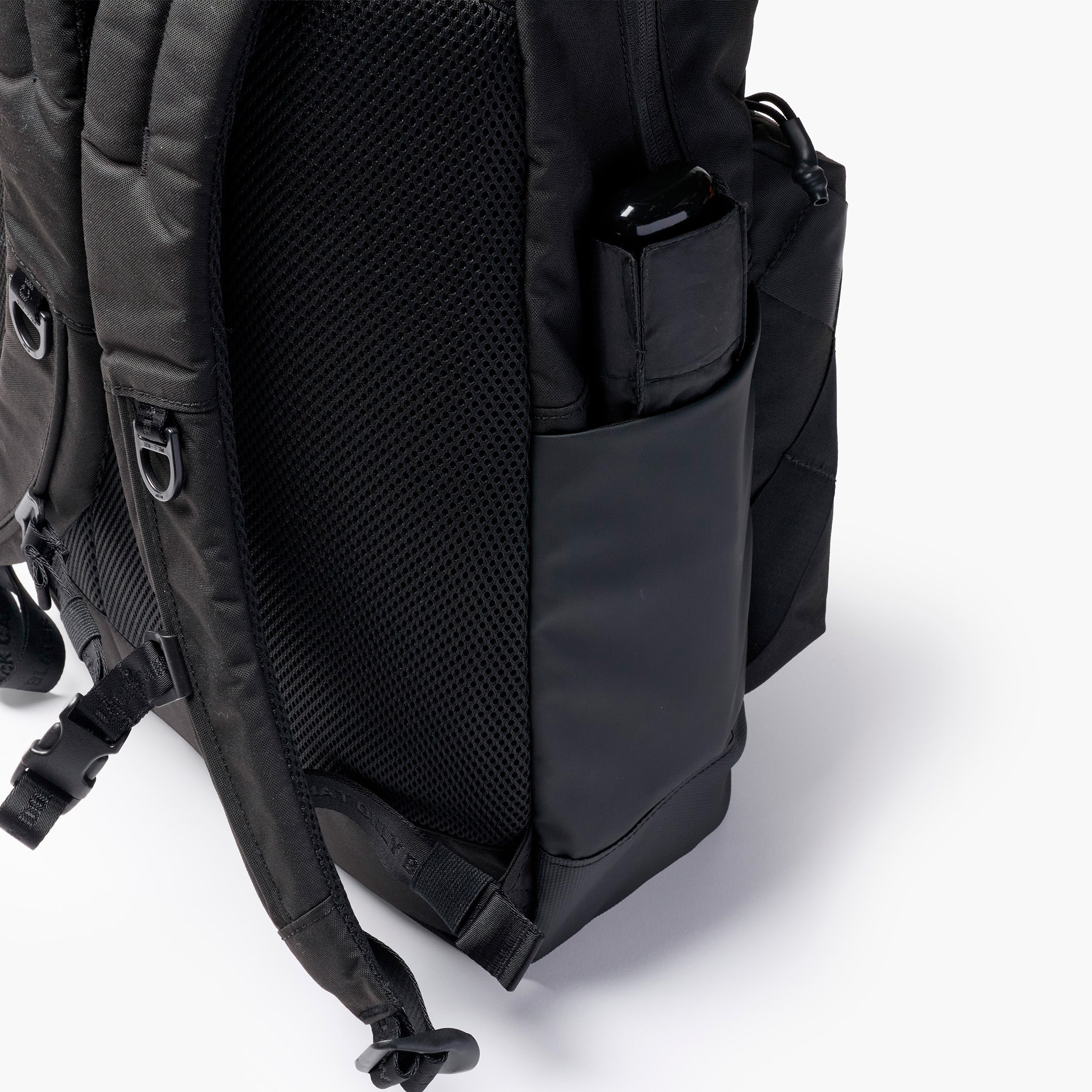 White Mountaineering NEOCHROME PACK