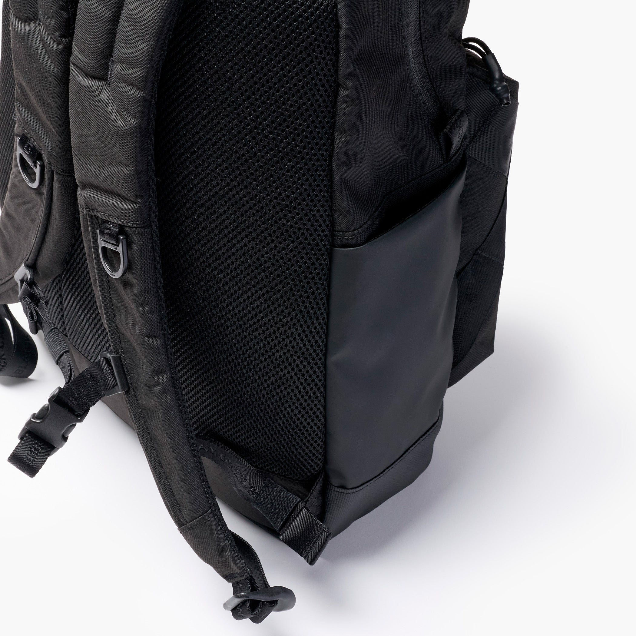 White Mountaineering NEOCHROME PACK