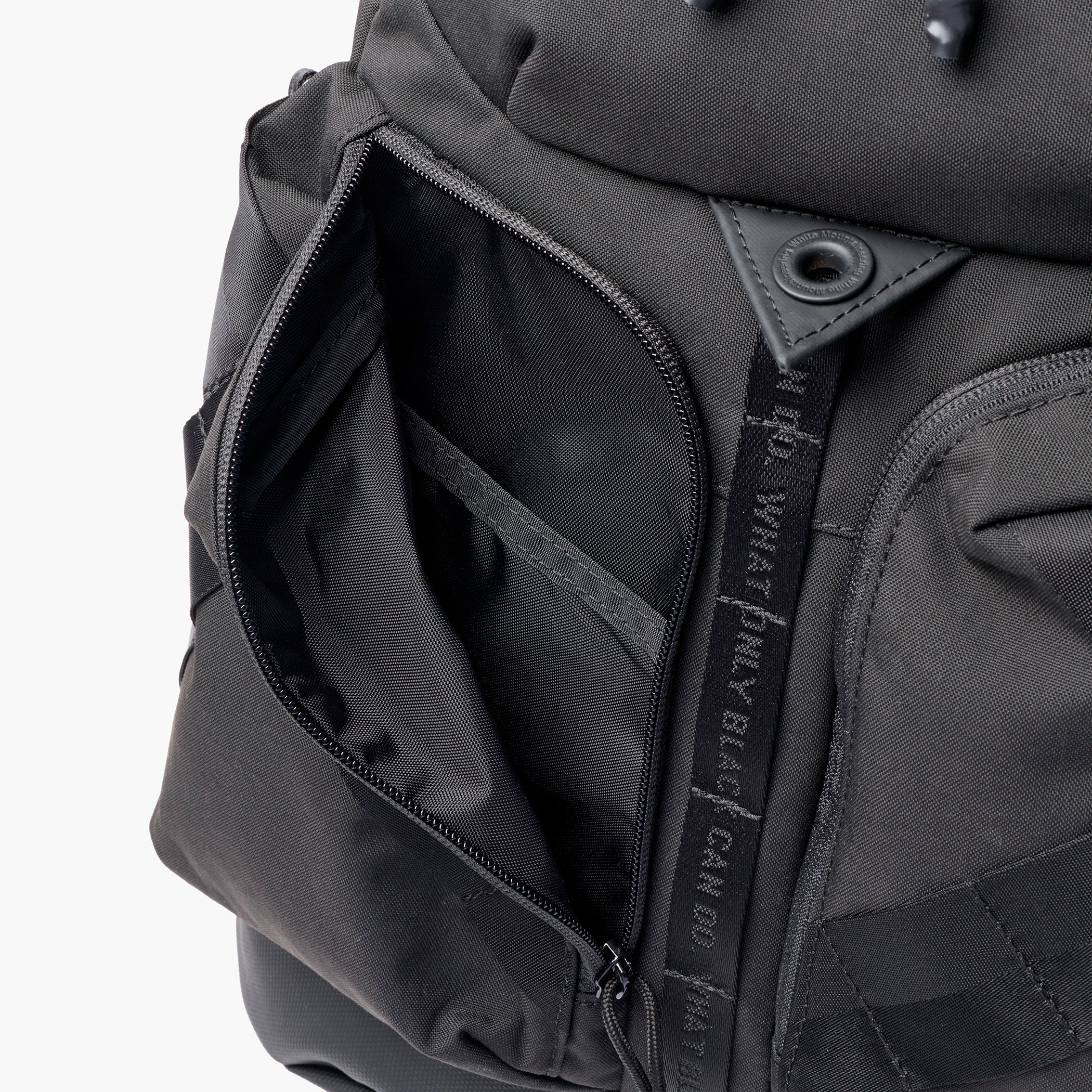 White Mountaineering NEOCHROME PACK