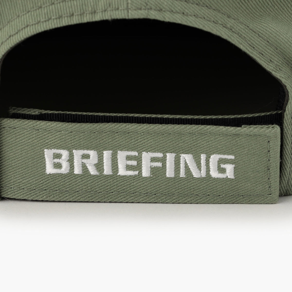 BRIEFING MEN’S BASIC FLAT VISOR CAP, Accessories, Golf