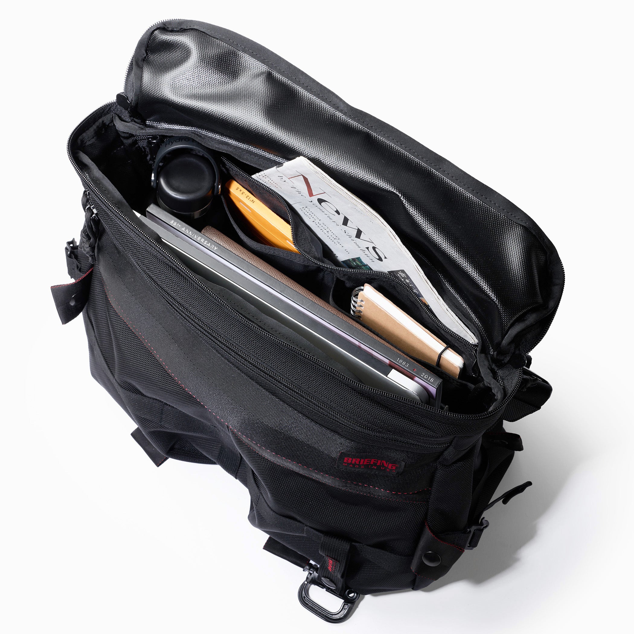 【極美品】BRIEFING DUNE SHOULDER DUNE SHOULDER RM Archive Messenger Bag - Made in USA Ballistic