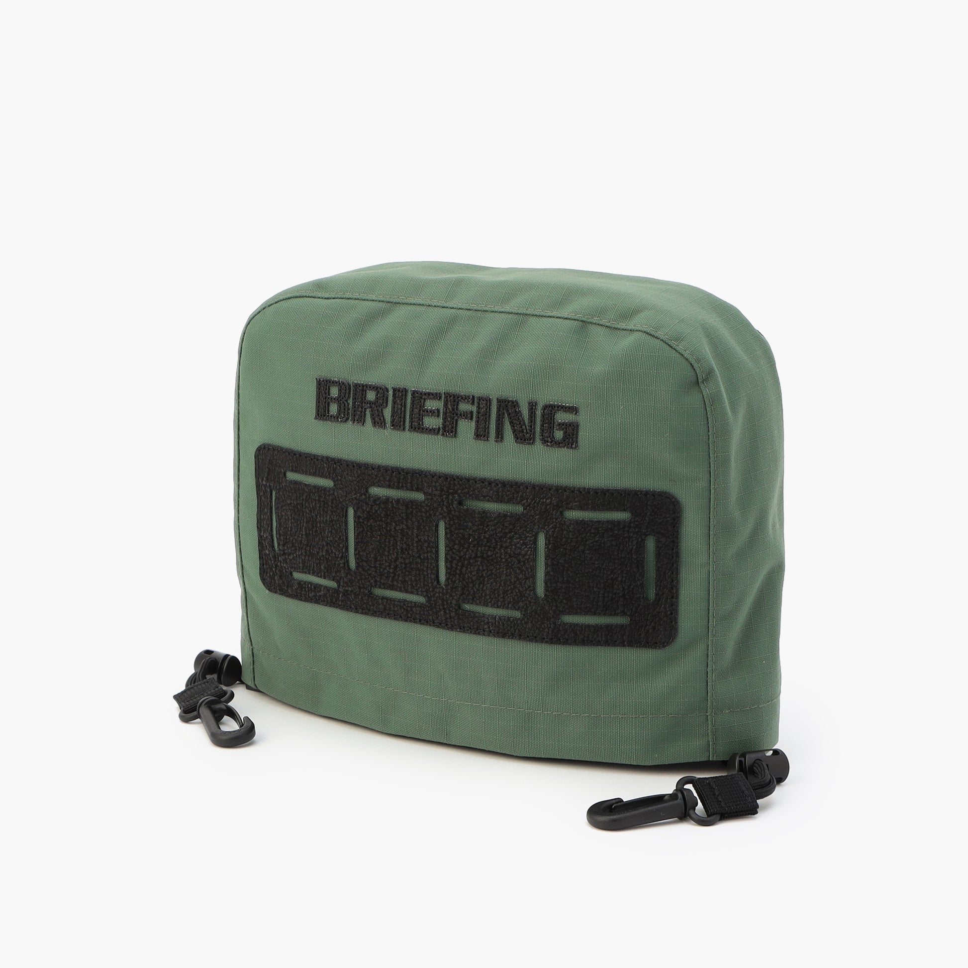 メインファブリックにはフルダル糸を用いた500D CORDURA（R）ナイロンのリップストップ素材を使用。