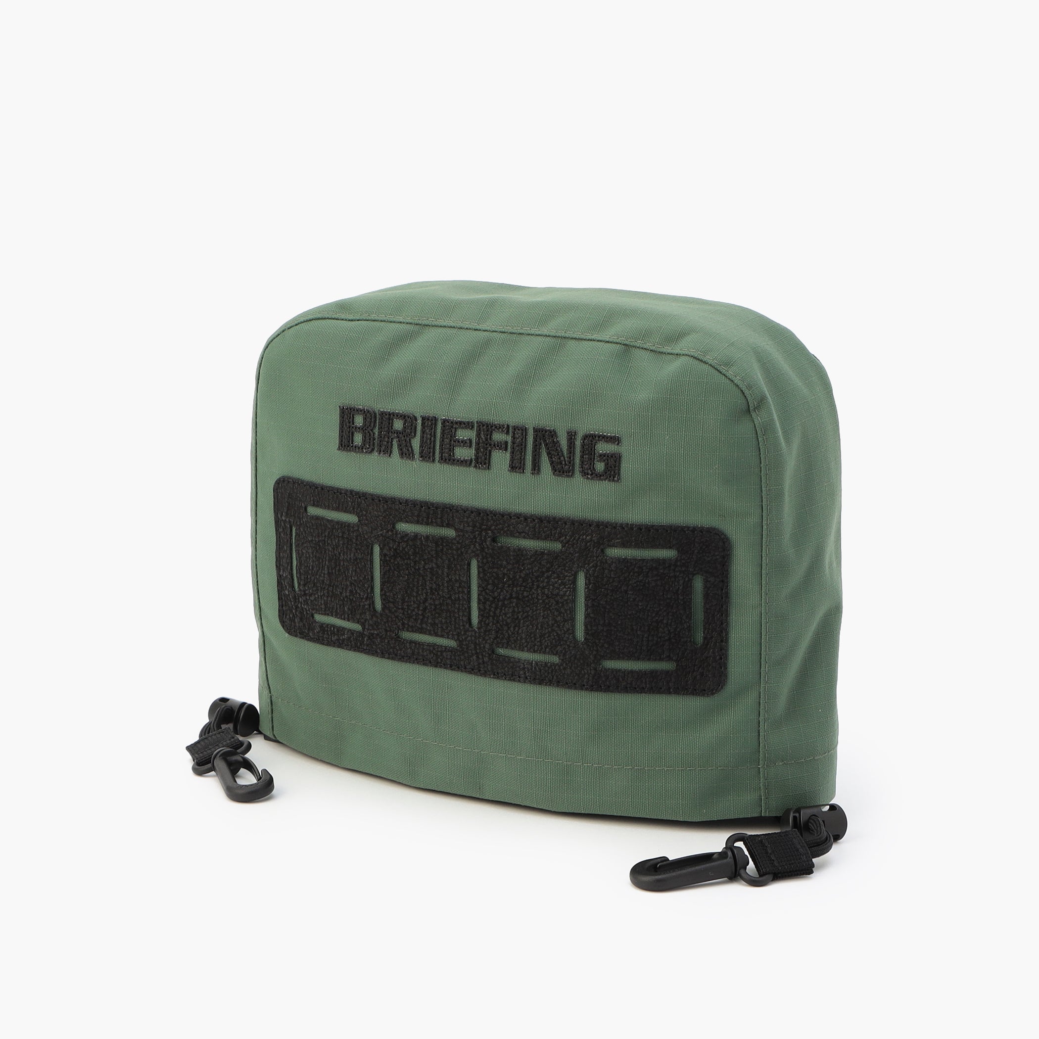 メインファブリックにはフルダル糸を用いた500D CORDURA（R）ナイロンのリップストップ素材を使用。