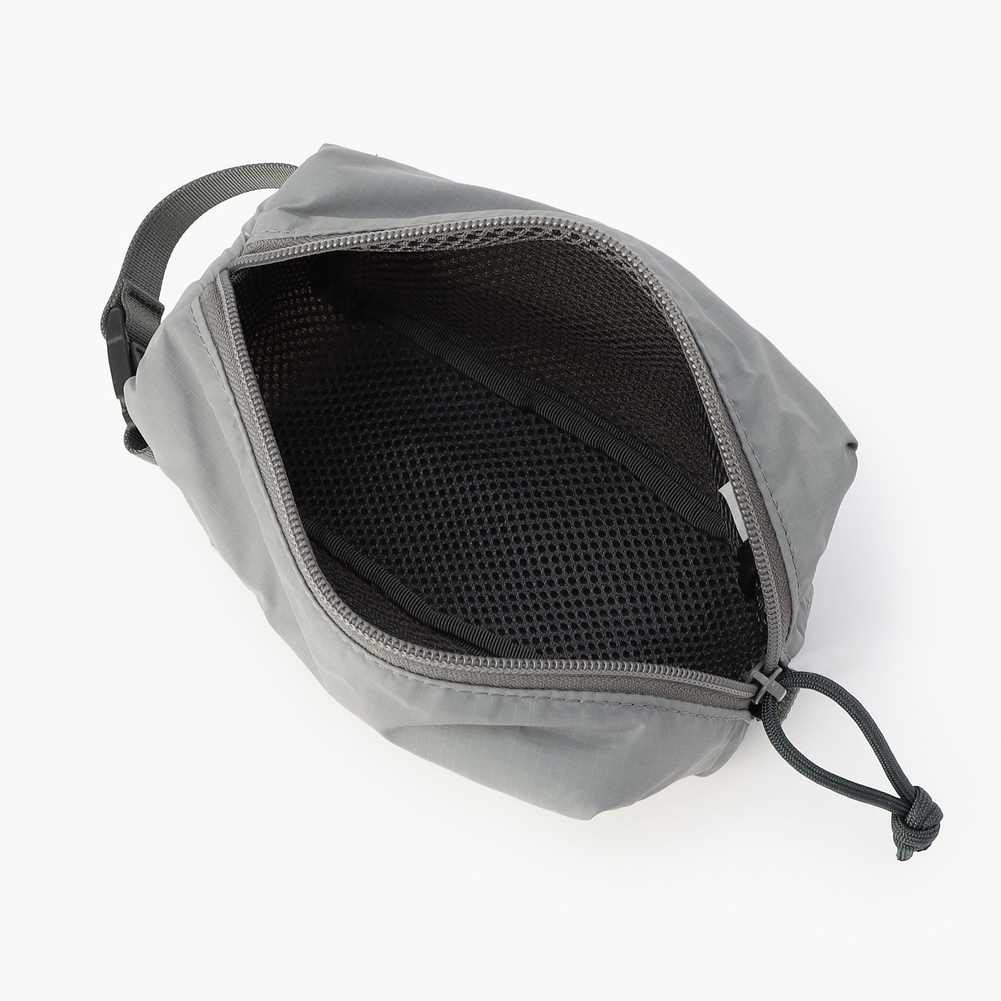 BRIEFING PP DEVICE POUCH M, Goods, Business