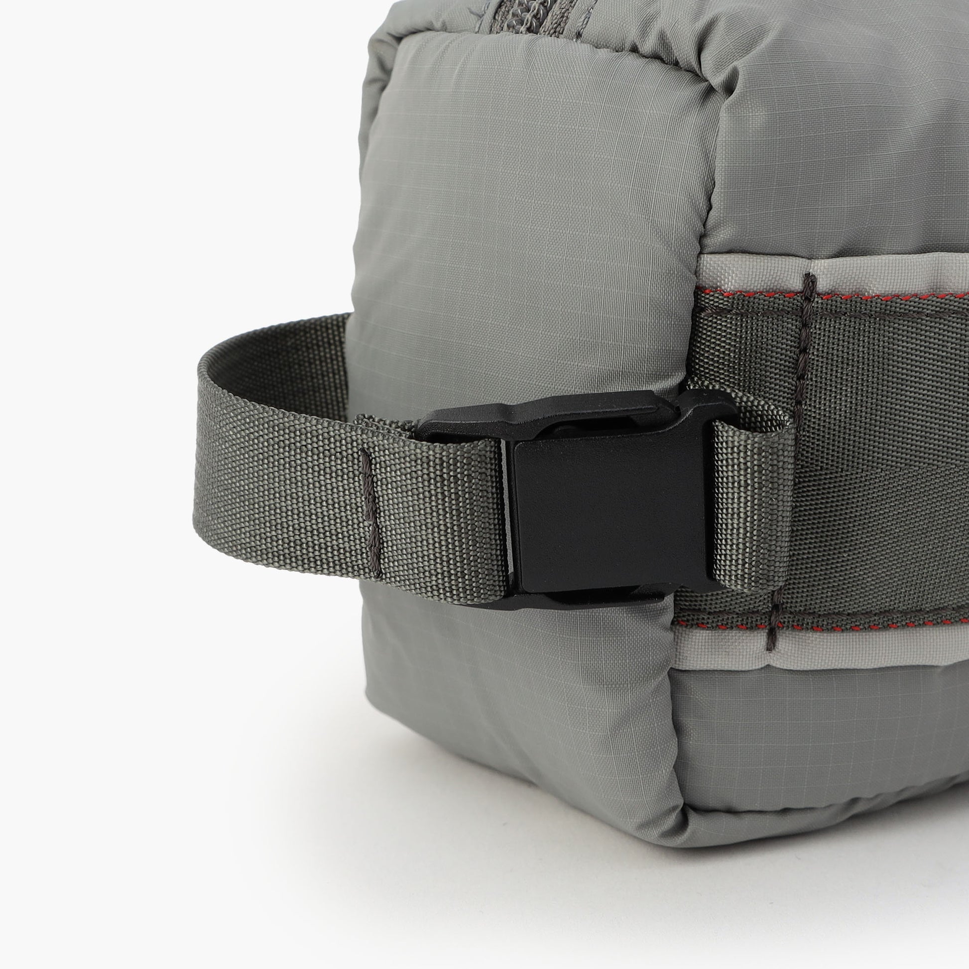 BRIEFING PP DEVICE POUCH M, Goods, Business