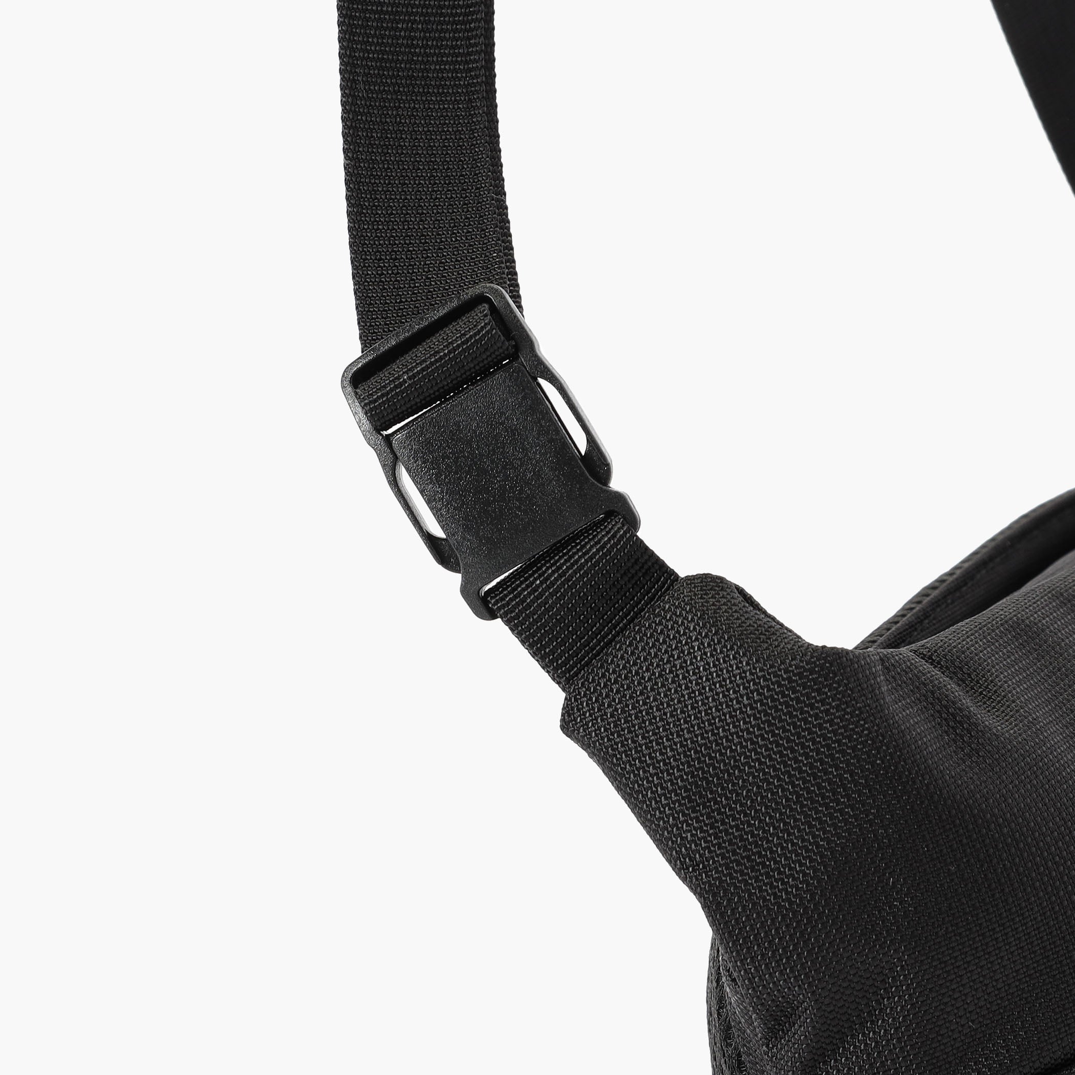 MFC CROSS BODY BAG S