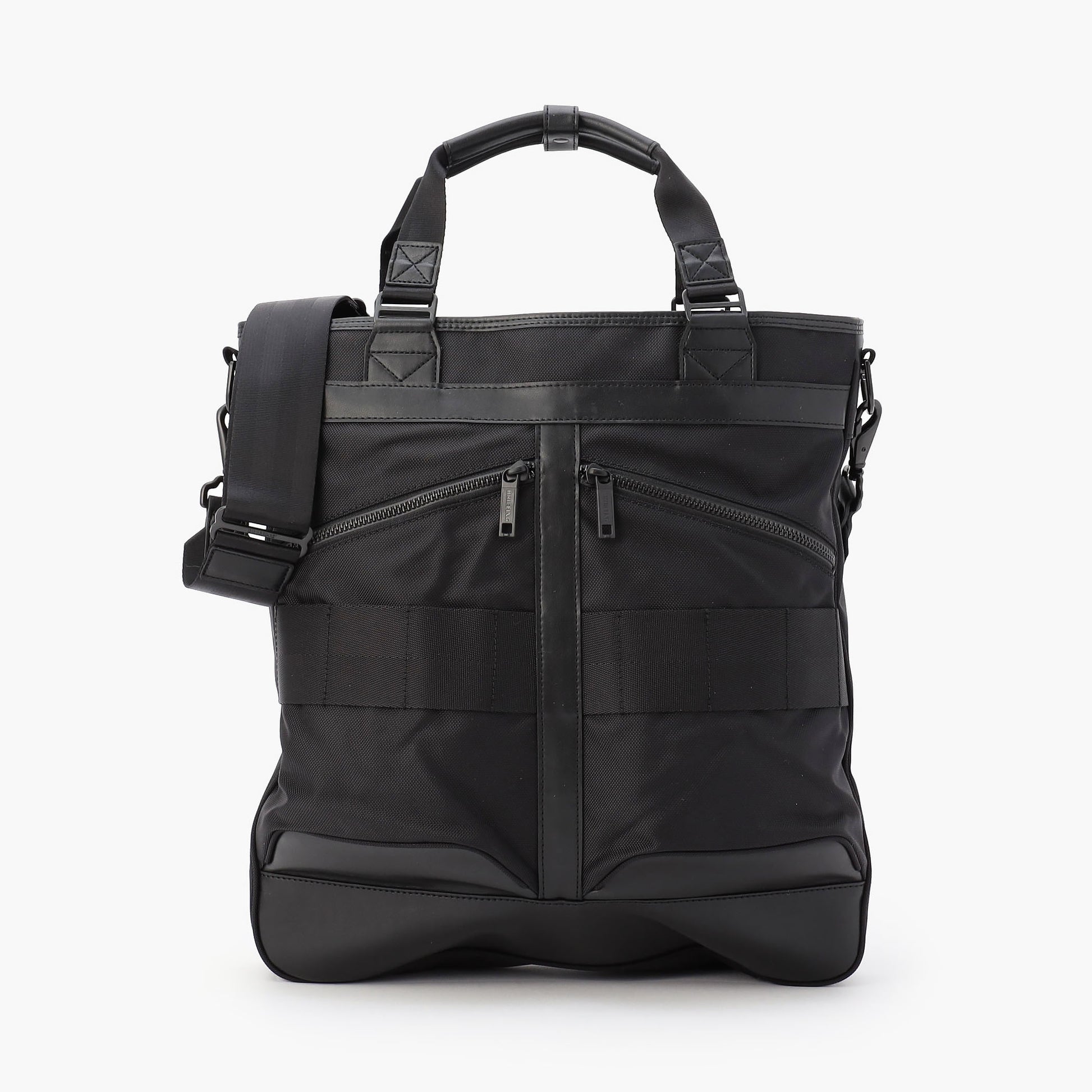 かつて展開していたBRIEFINGの最上位シリーズである「BLACK LINE」を、現代のビジネスシーンによりフィットするプロダクトにアップデートしました。