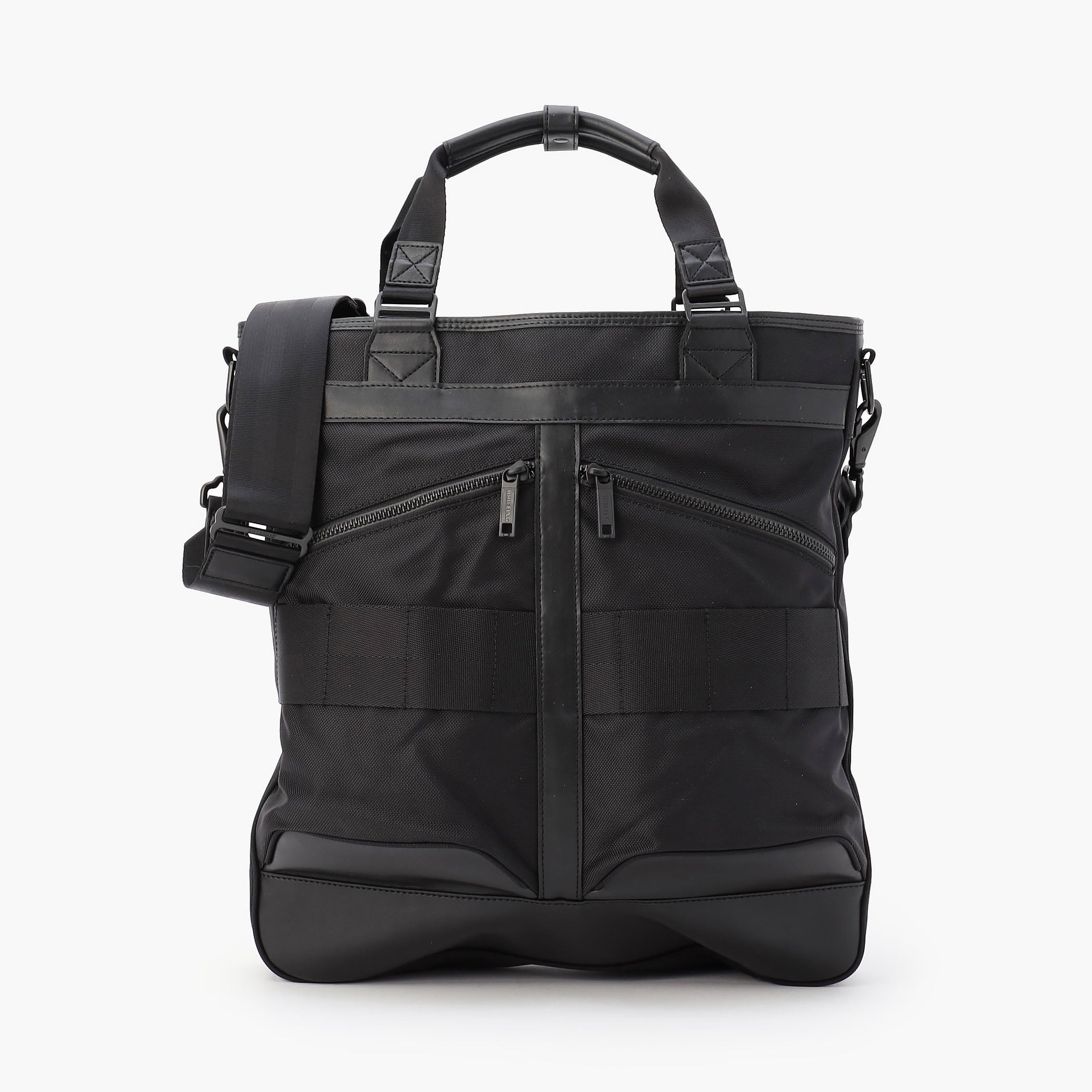 かつて展開していたBRIEFINGの最上位シリーズである「BLACK LINE」を、現代のビジネスシーンによりフィットするプロダクトにアップデートしました。