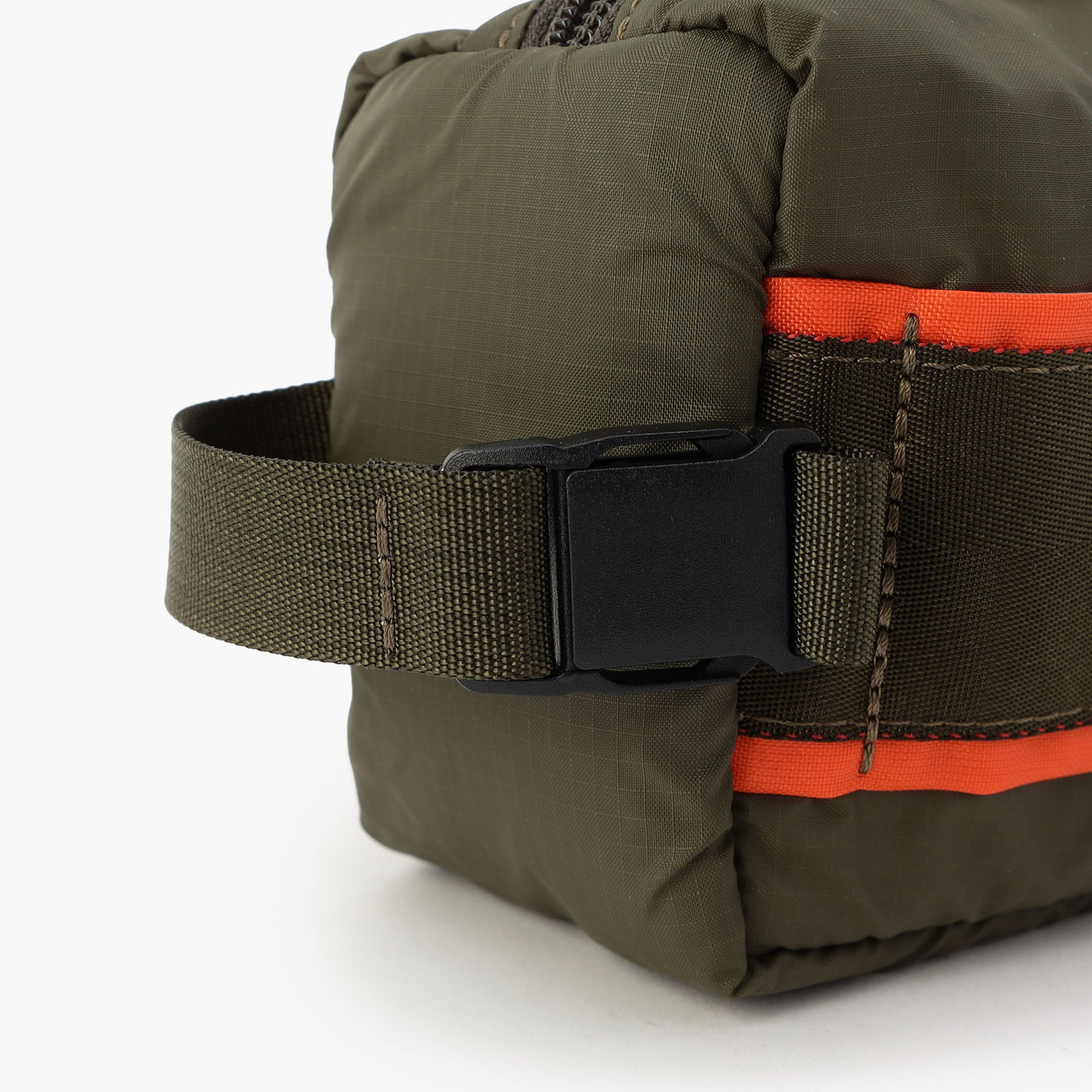 BRIEFING PP DEVICE POUCH M, Goods, Business