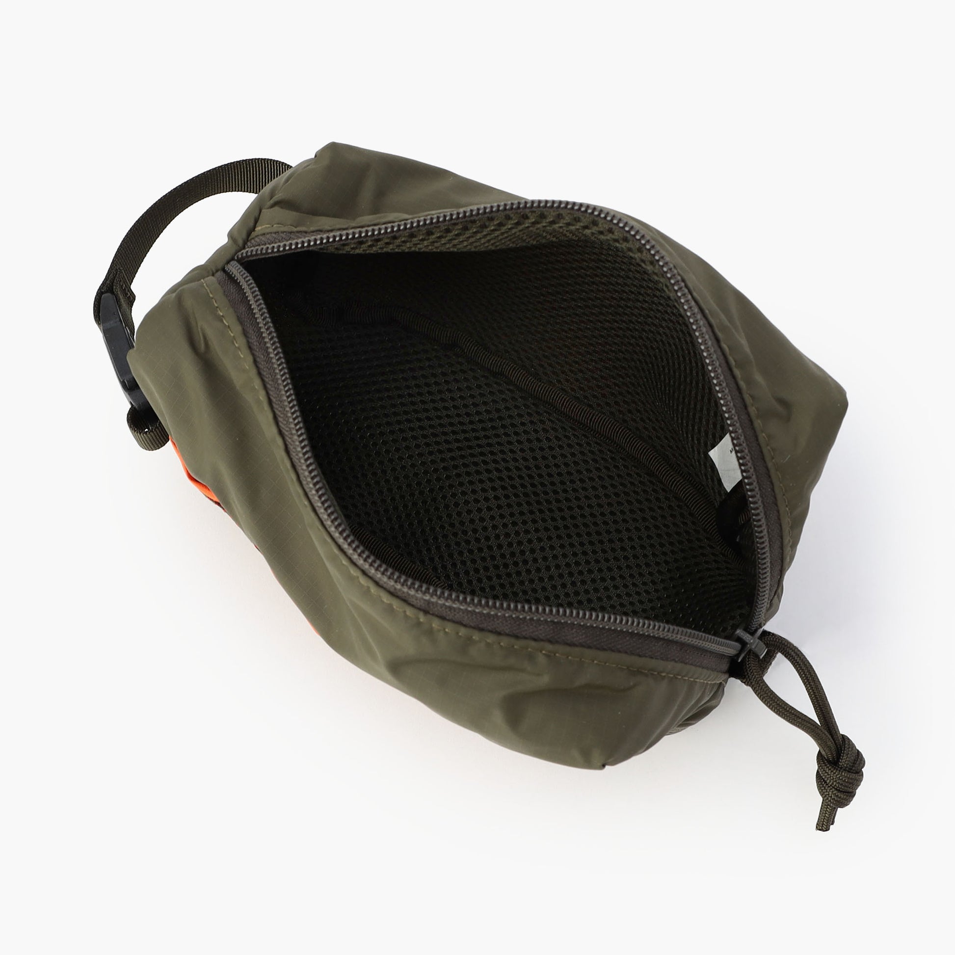 BRIEFING PP DEVICE POUCH M, Goods, Business