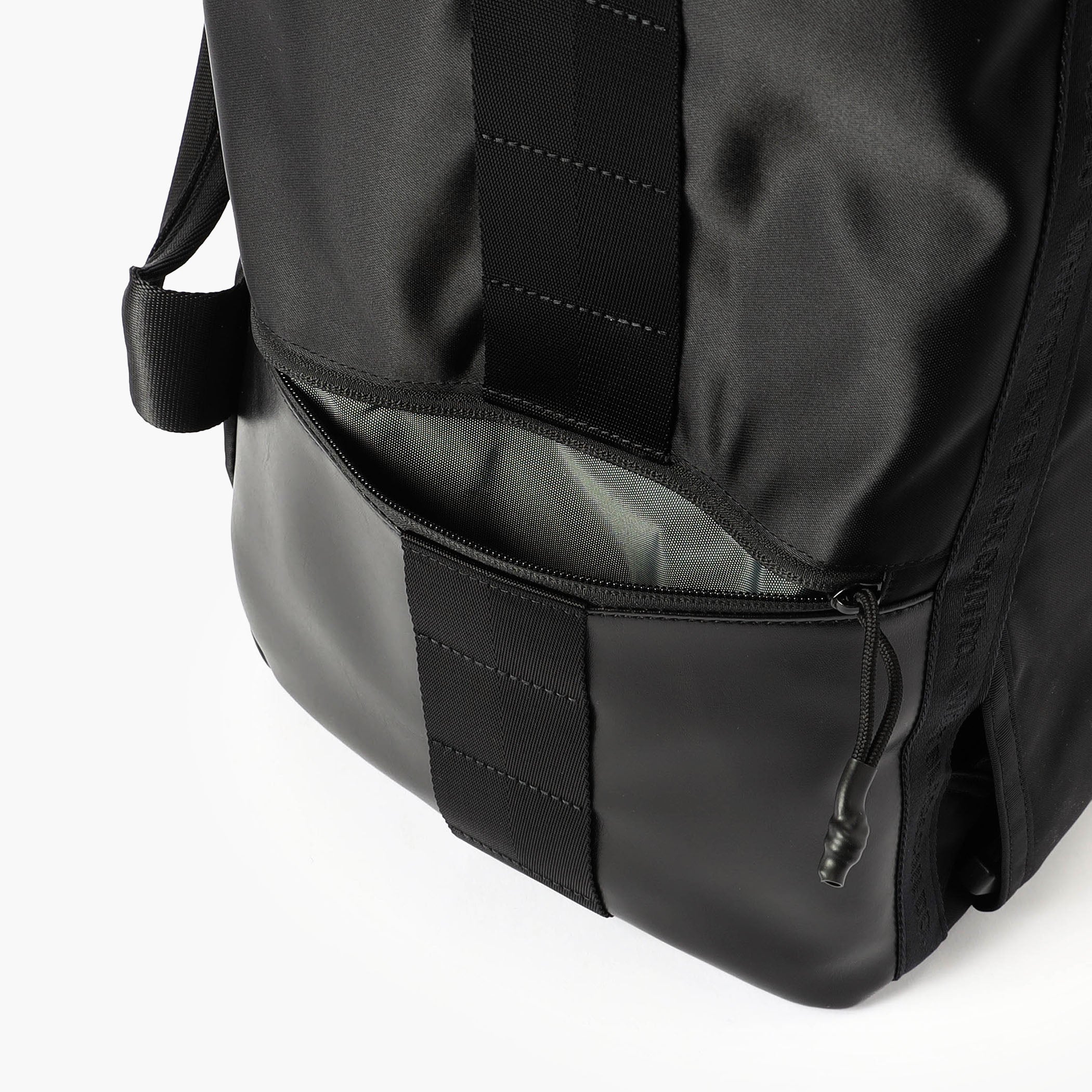BLK White Mountaineering®︎ 3WAY DUFFLE
