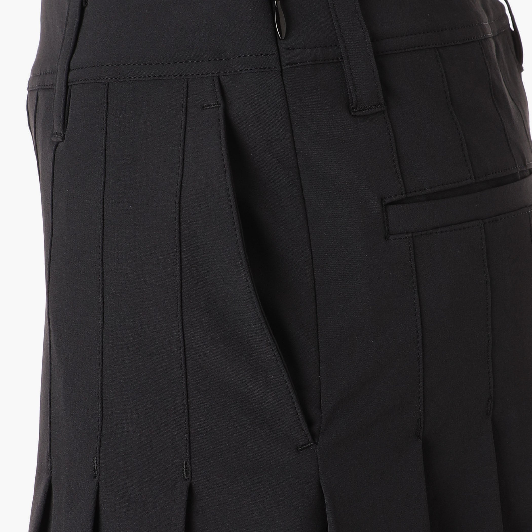 REF WOMEN’S STRETCH PLEATED SKIRT