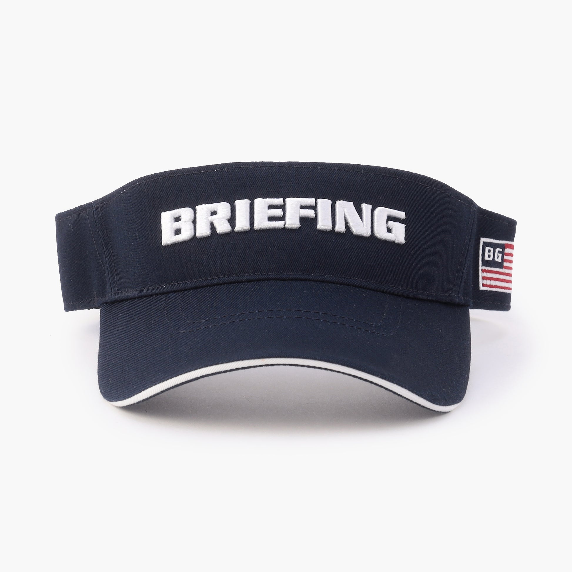 フロントには、刺繍で表現された立体的なBRIEFINGロゴを配置。
