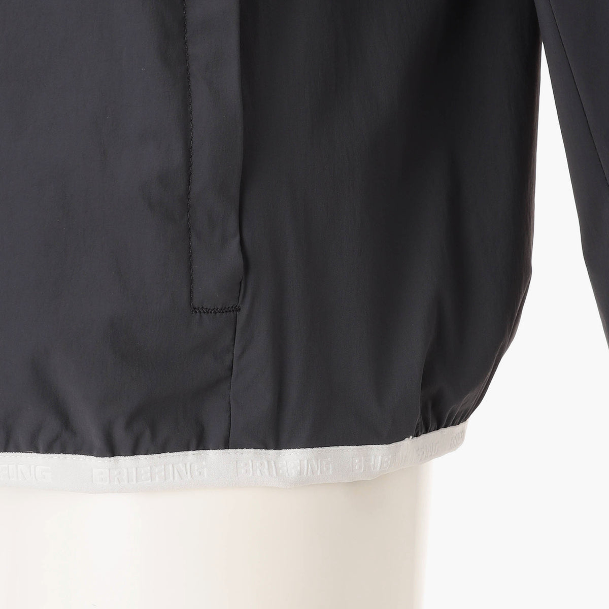 WOMEN’S WIND ANORAK