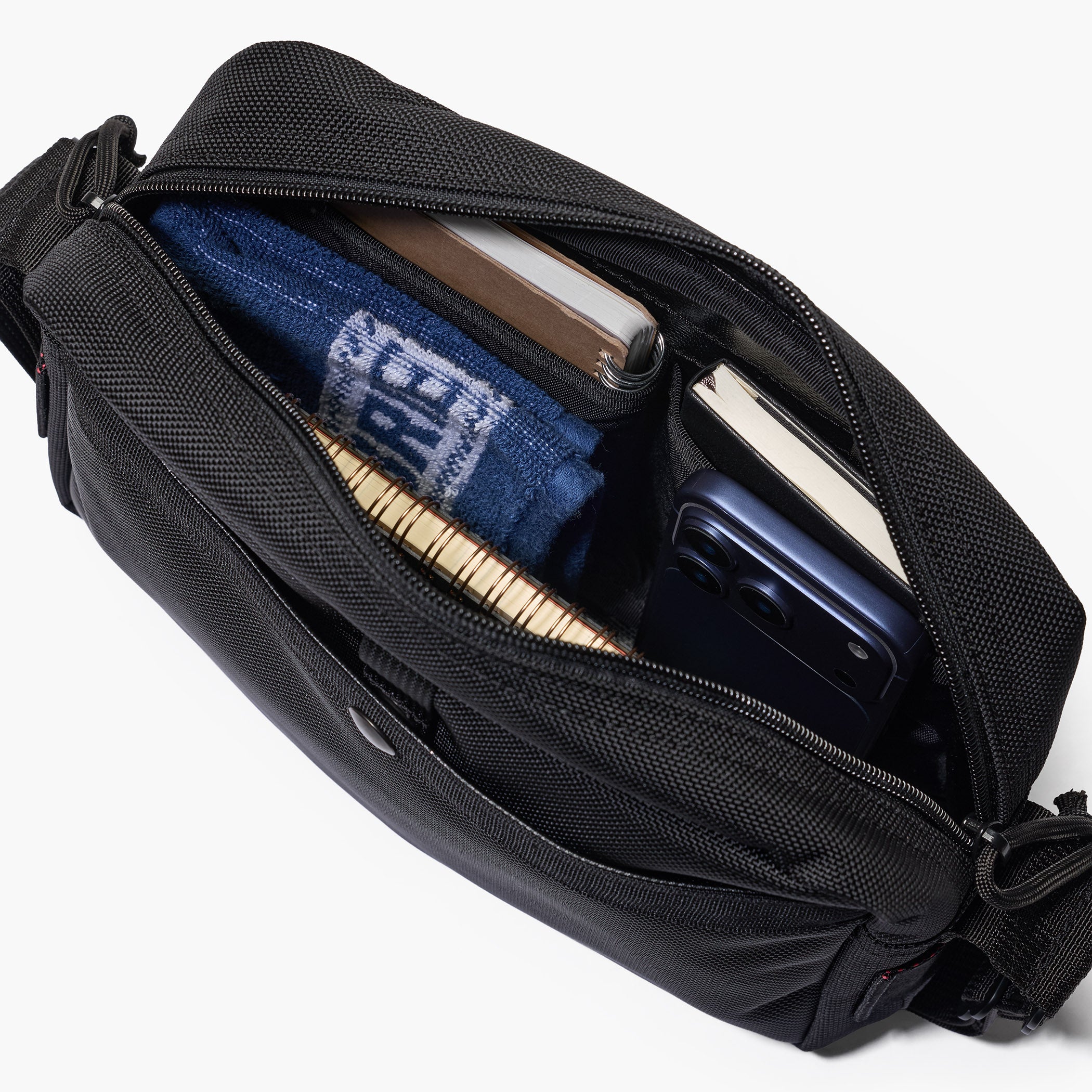 MAG SHOULDER S Ballistic Nylon Shoulder Bag - BRIEFING Official