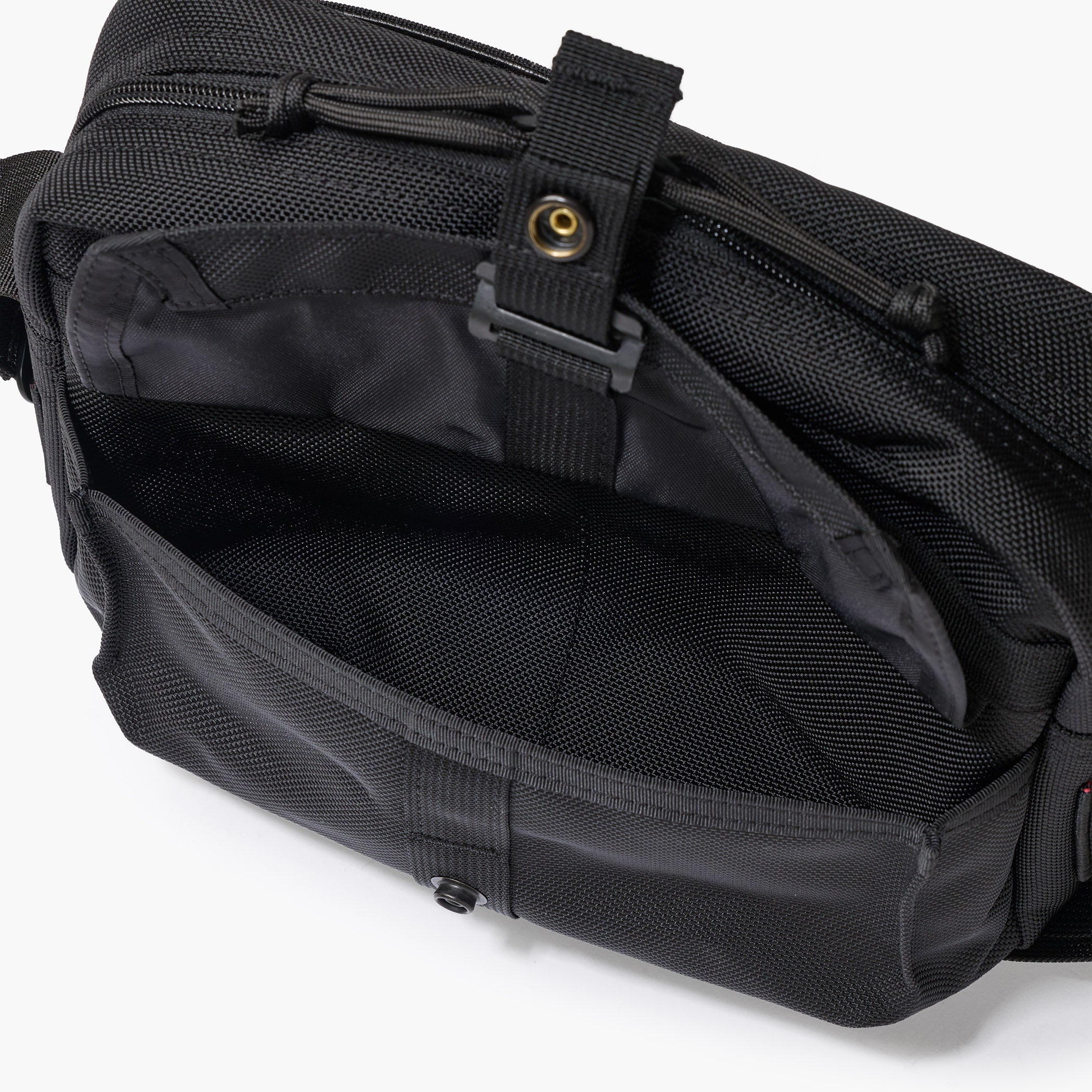 MAG SHOULDER S Ballistic Nylon Shoulder Bag - BRIEFING Official