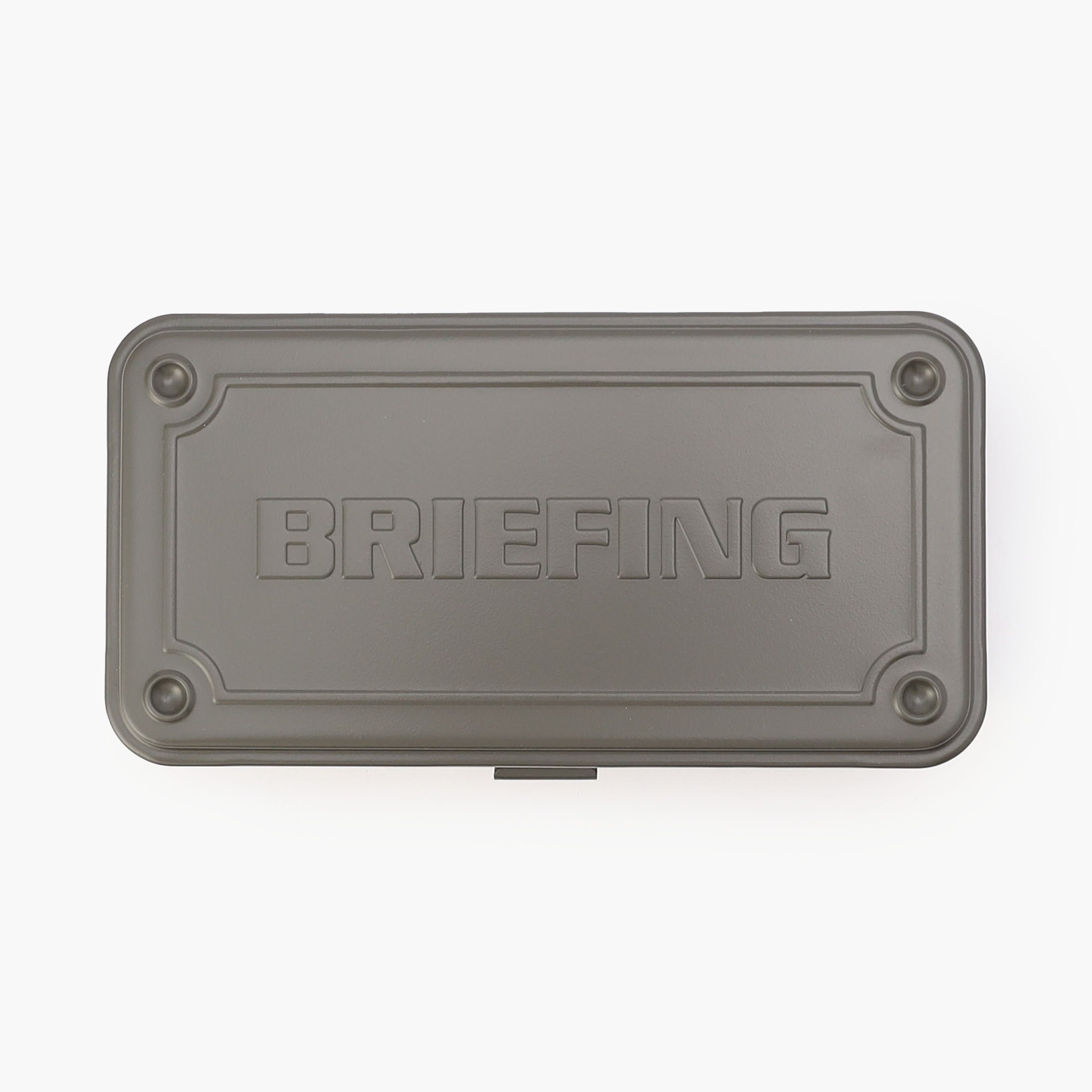 天面にはエンボス、側面にはプリントでBRIEFINGロゴを配置。