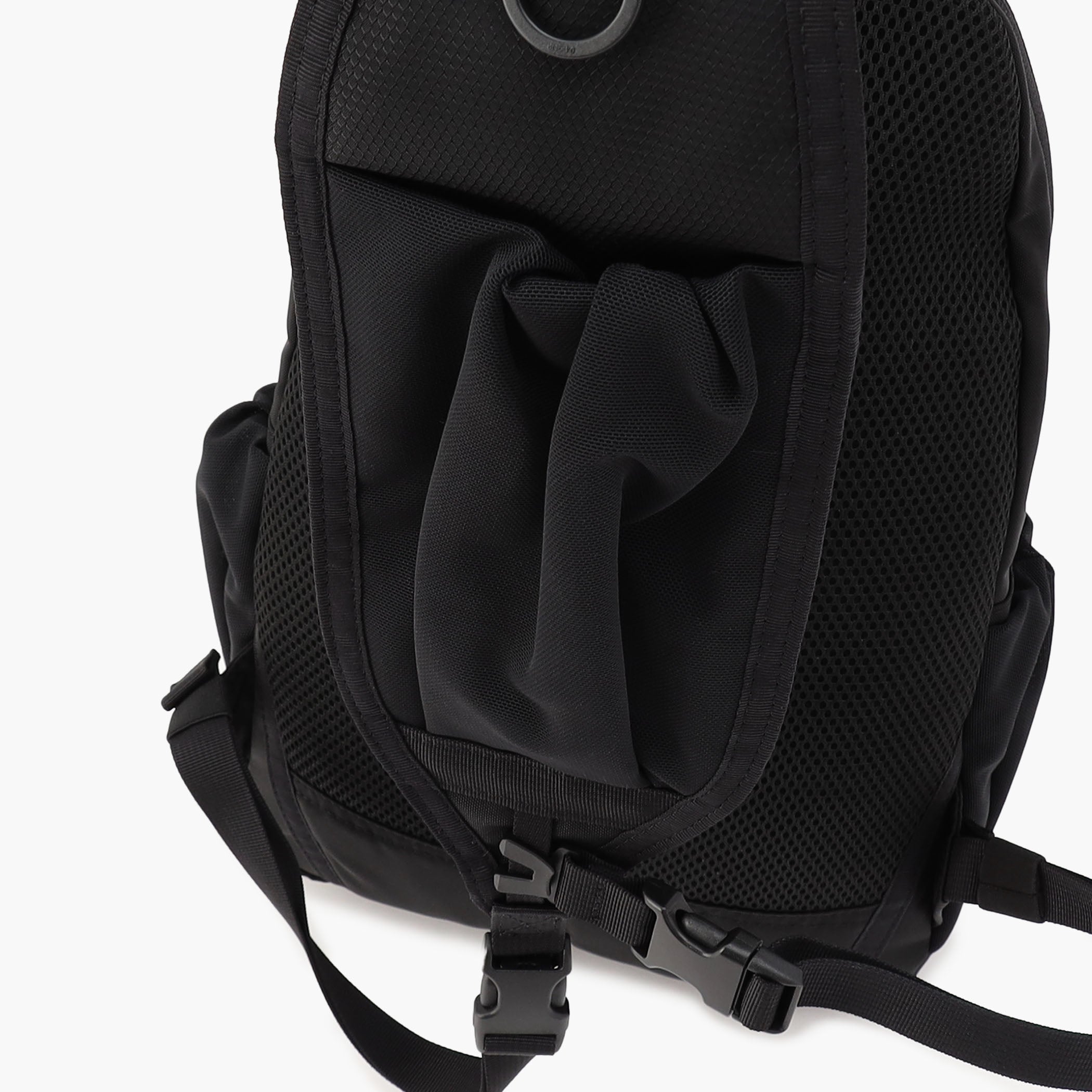 バッグ BRIFING SLING BAG SA SLING Outdoor Inspired Sling Bag with Tablet Pocket - BRIEFING