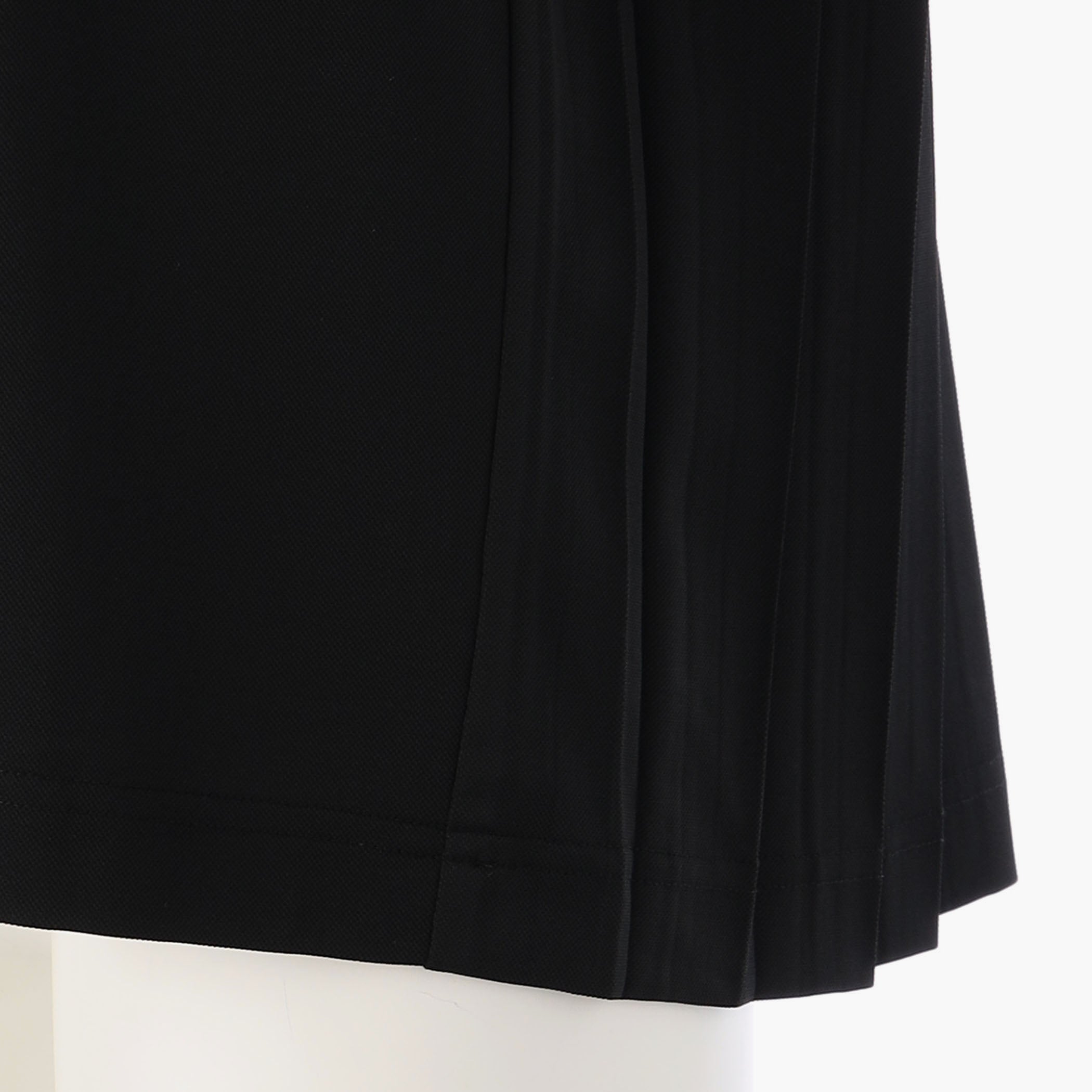 WOMEN’S BACK PLEATED POLO