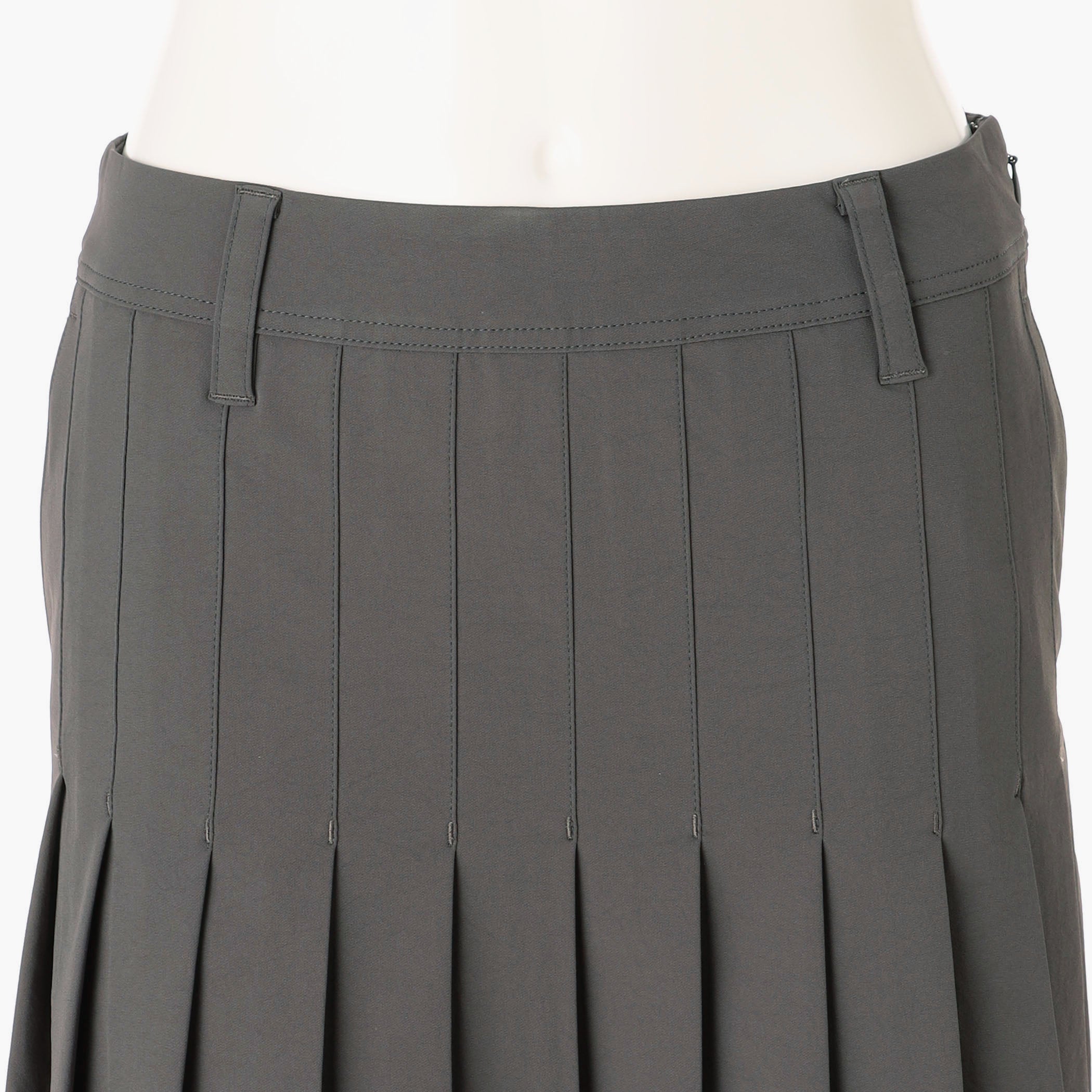 REF WOMEN’S STRETCH PLEATED SKIRT