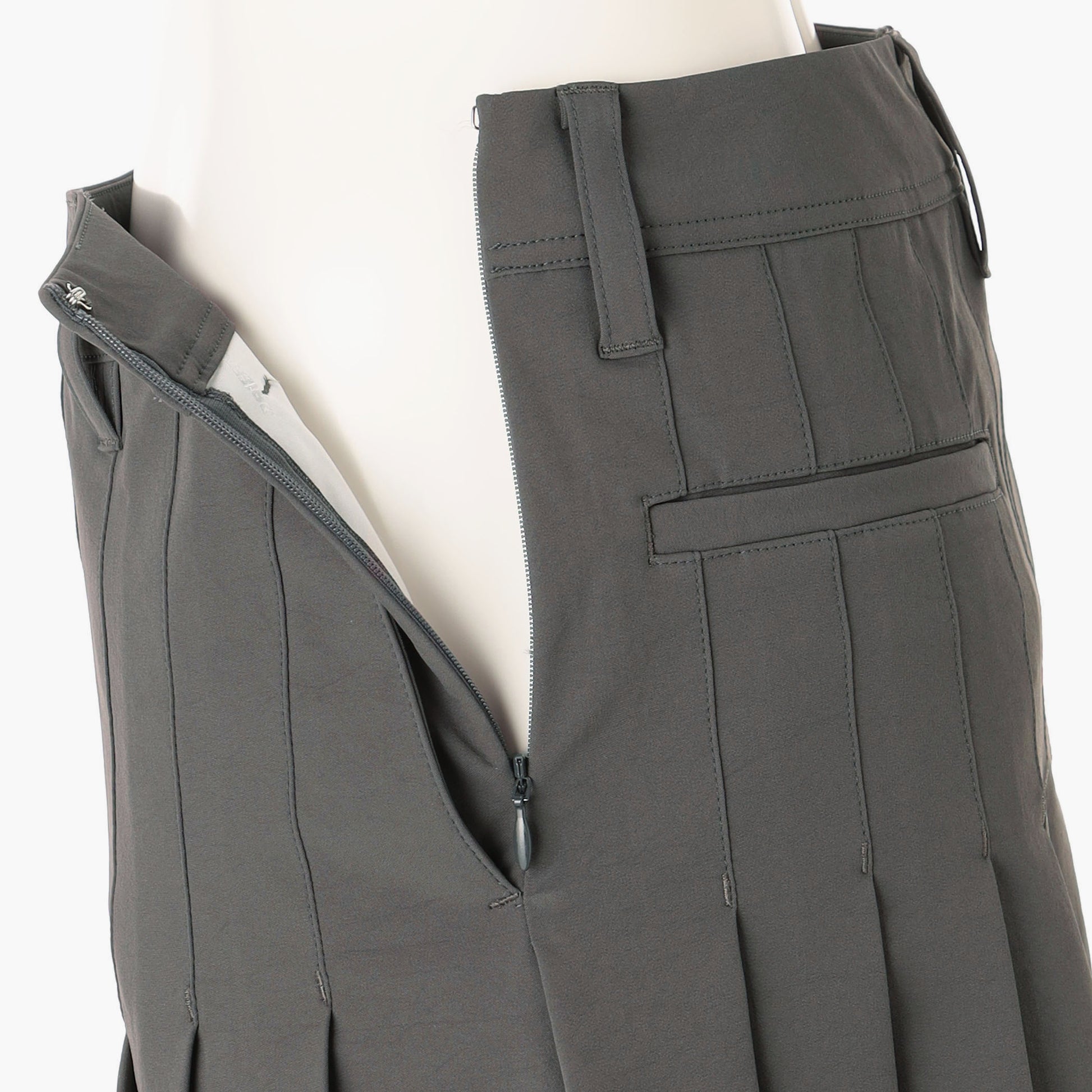 BRIEFING REF WOMEN’S STRETCH PLEATED SKIRT, Apparels, Golf