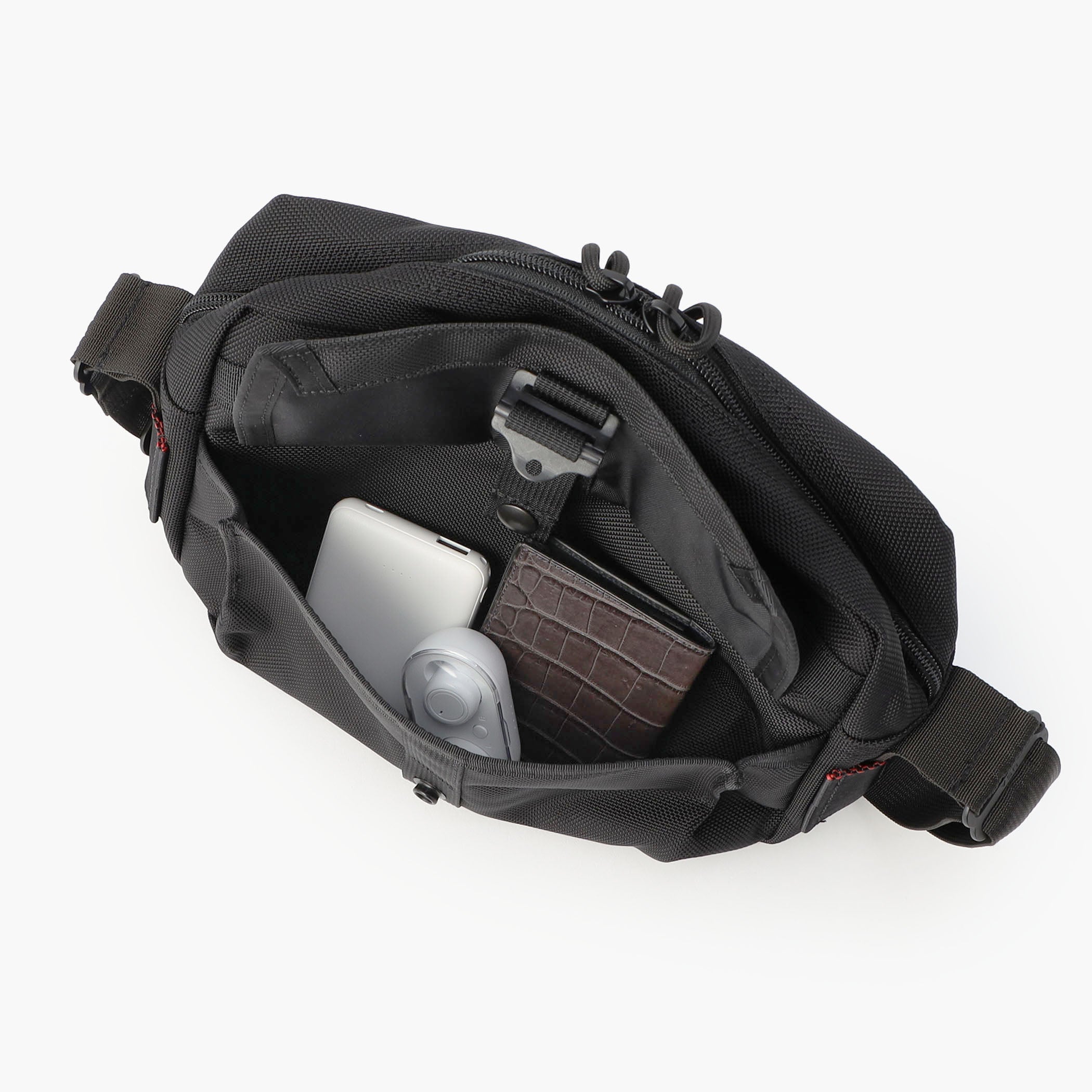 MAG SHOULDER S Ballistic Nylon Shoulder Bag - BRIEFING Official