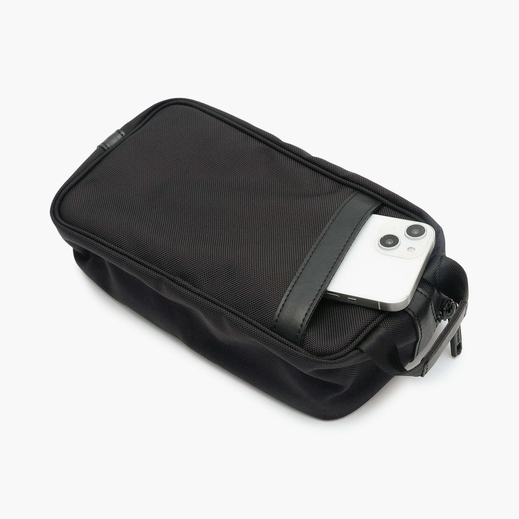 BLK ONE ZIP POUCH