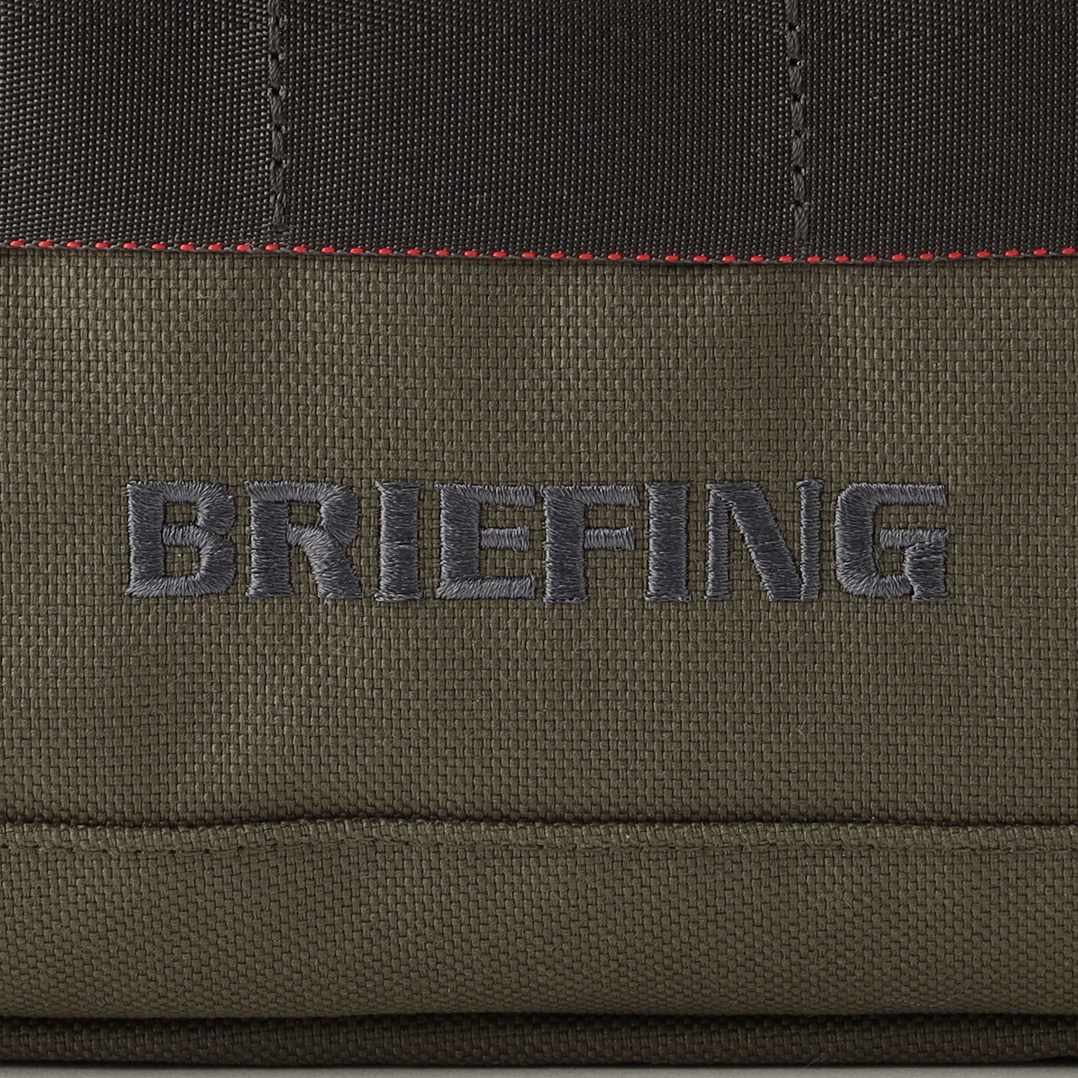 野外でのタフな使用に最適な、耐久性に優れた500デニールの｢CORDURA（R） TRUELOCK｣をメインファブリックに使用。