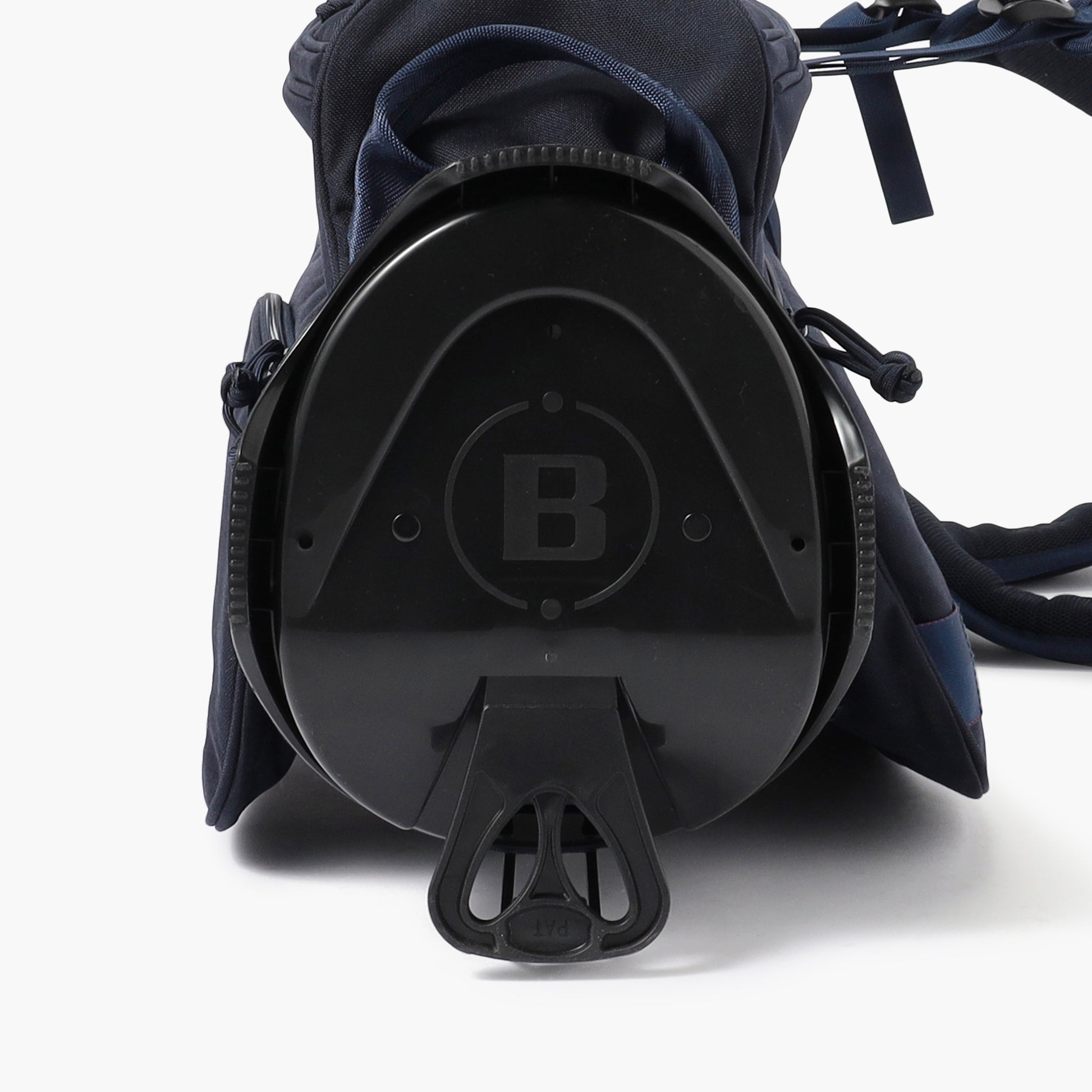 ボトムはBマークロゴを配したオリジナルのものを採用。