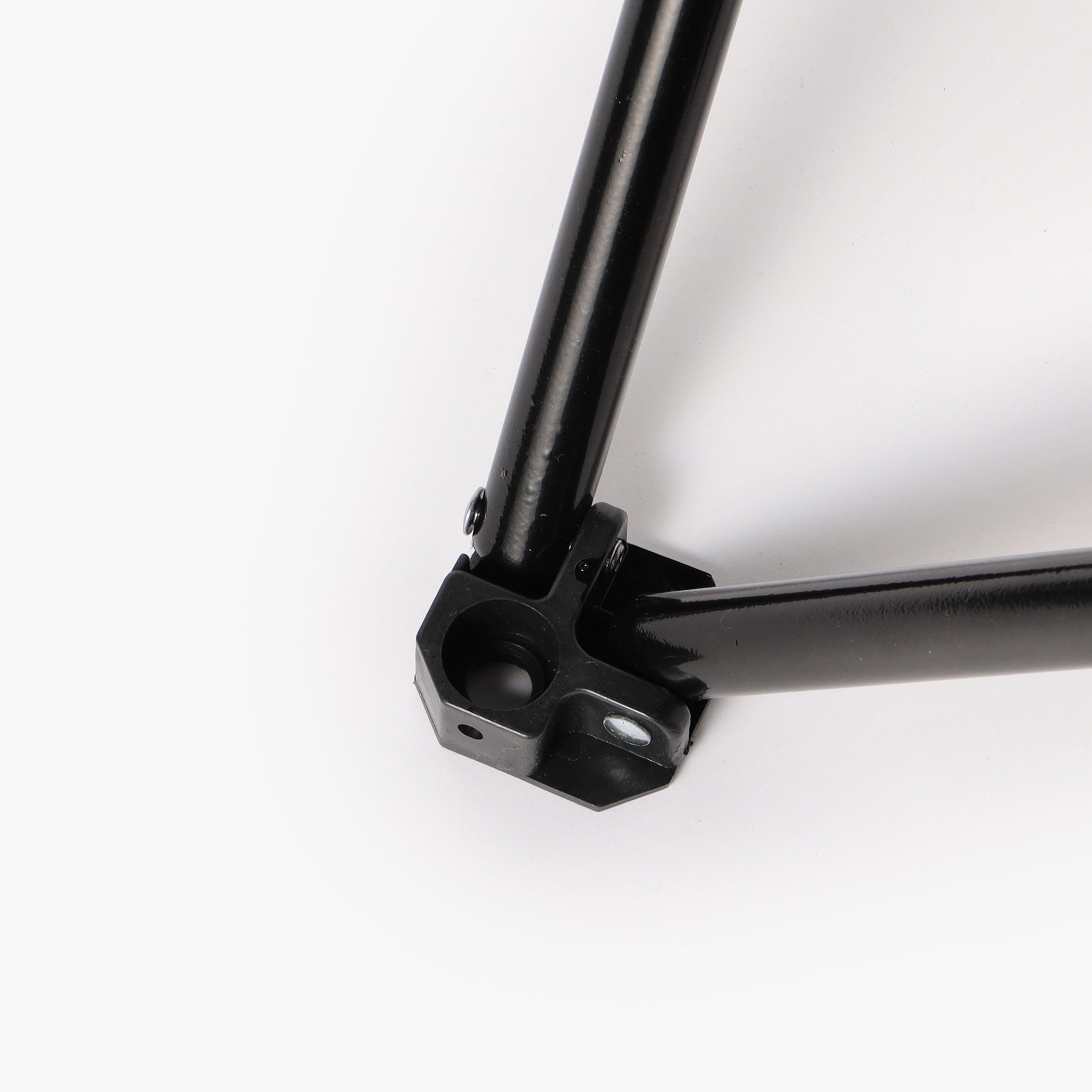 FOLDING CHAIR