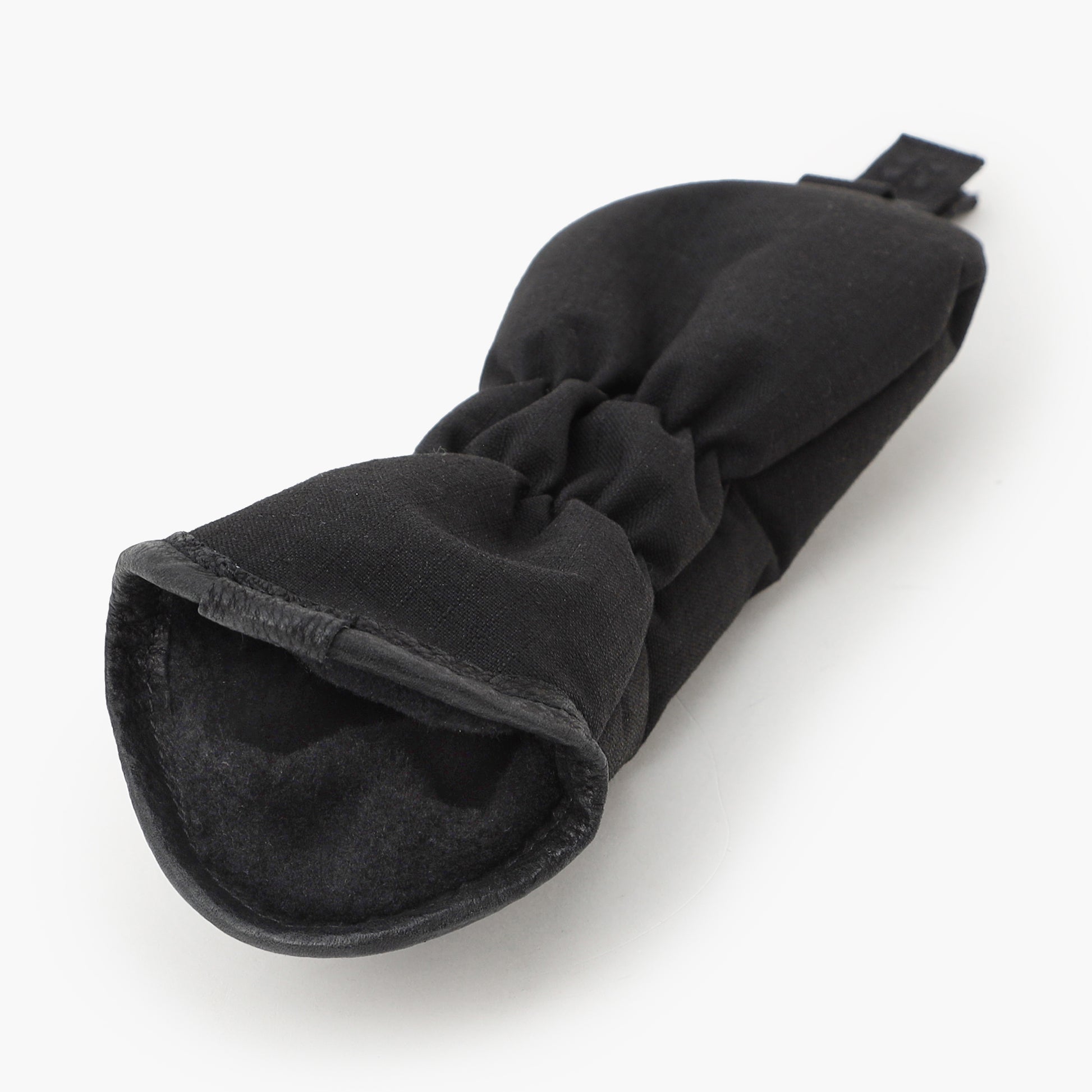 カバー内部にはボア素材を用いることで、クッション性を高め、クラブに傷がつきにくい構造に。