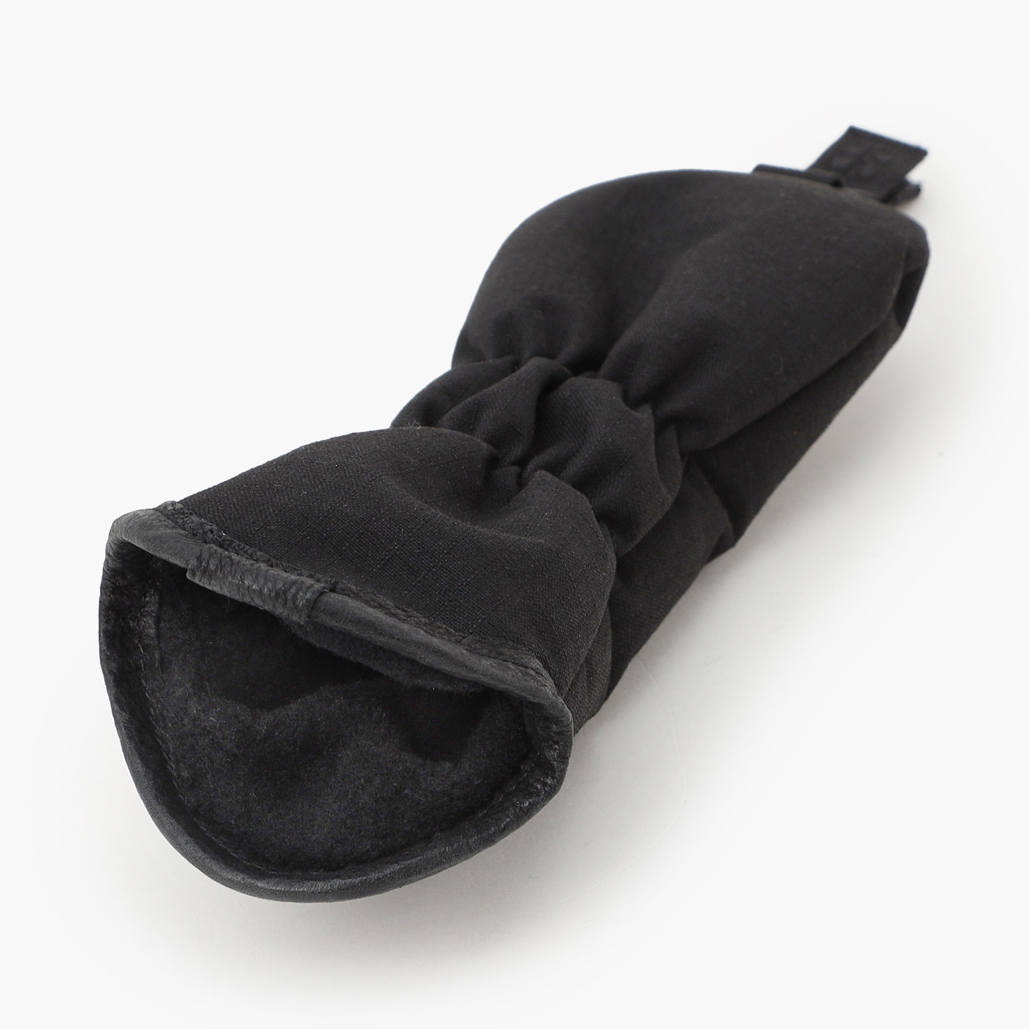 カバー内部にはボア素材を用いることで、クッション性を高め、クラブに傷がつきにくい構造に。