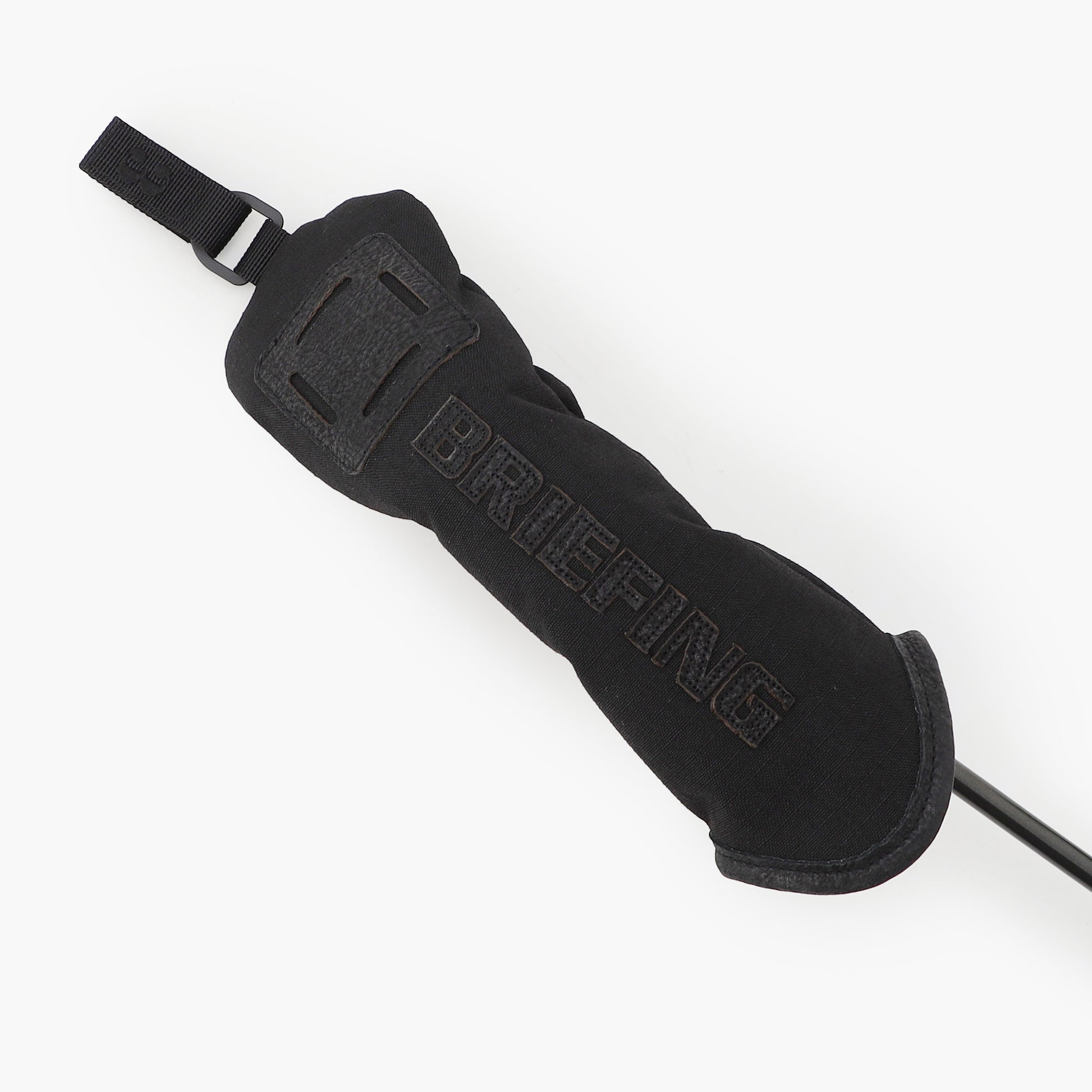 着脱がスムーズに行えるように、かぶせ式の構造を採用。