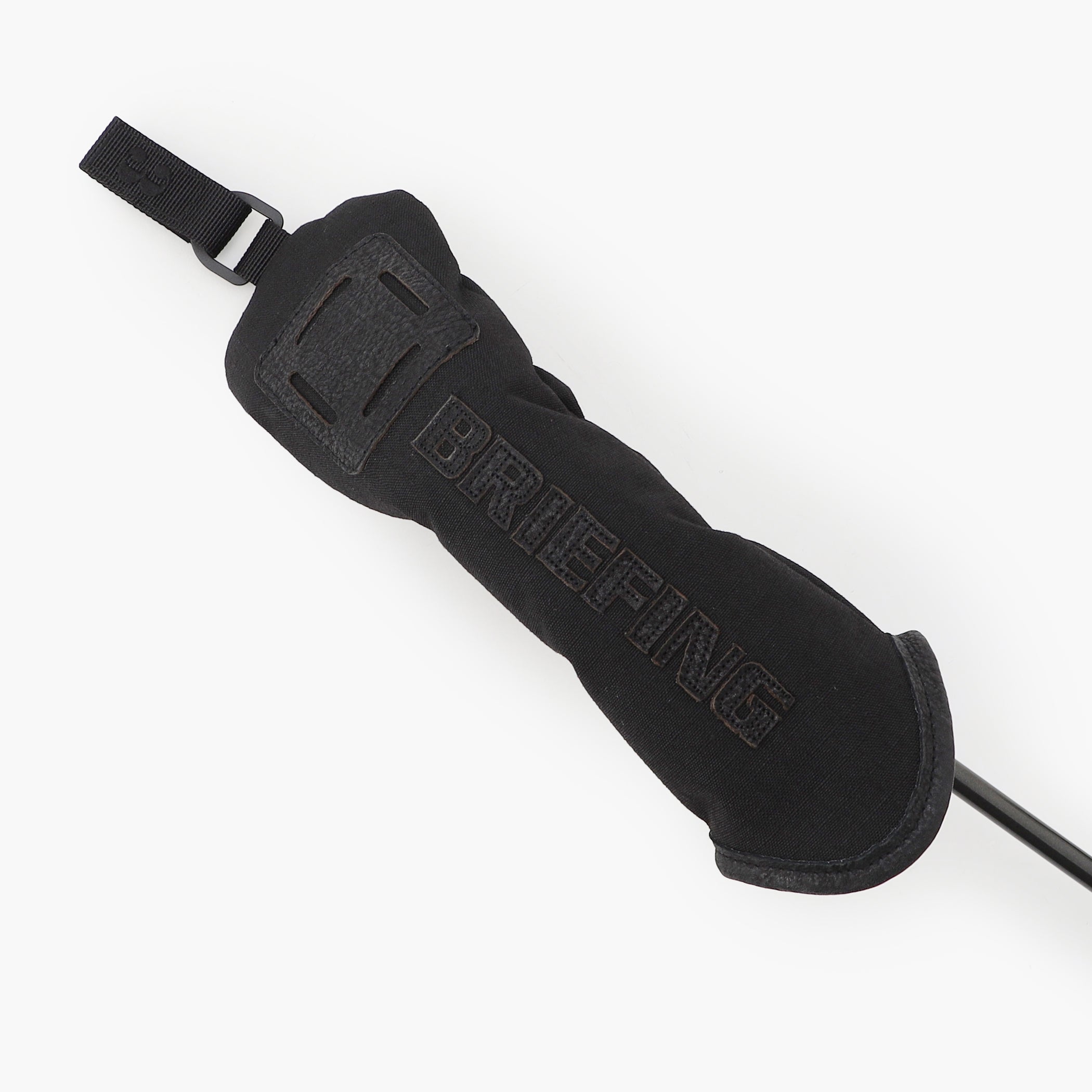 着脱がスムーズに行えるように、かぶせ式の構造を採用。