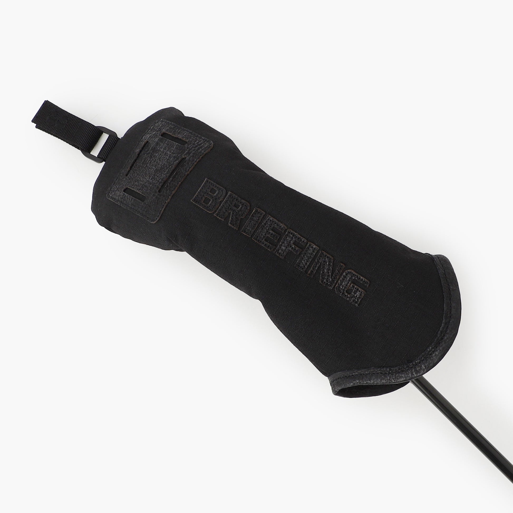 着脱がスムーズに行えるように、かぶせ式の構造を採用。