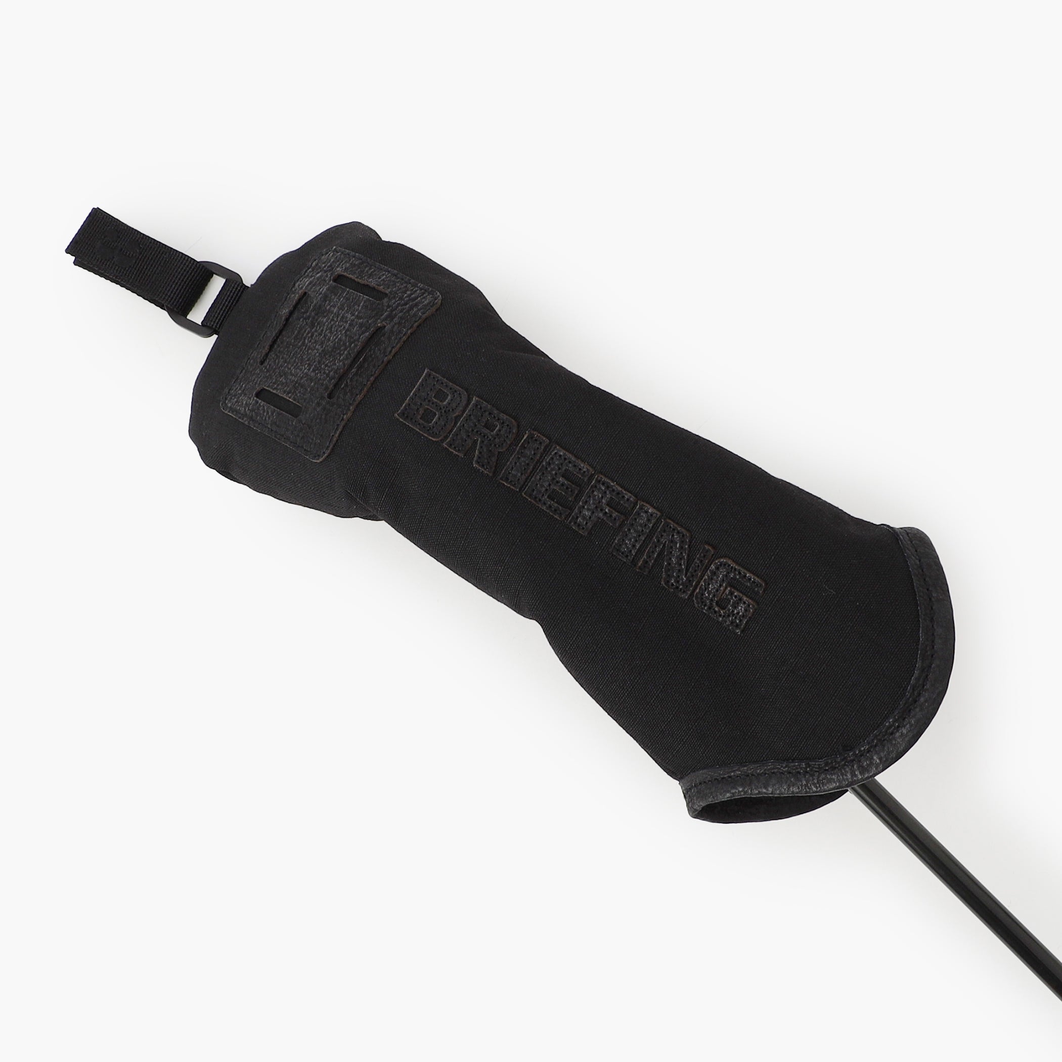 着脱がスムーズに行えるように、かぶせ式の構造を採用。