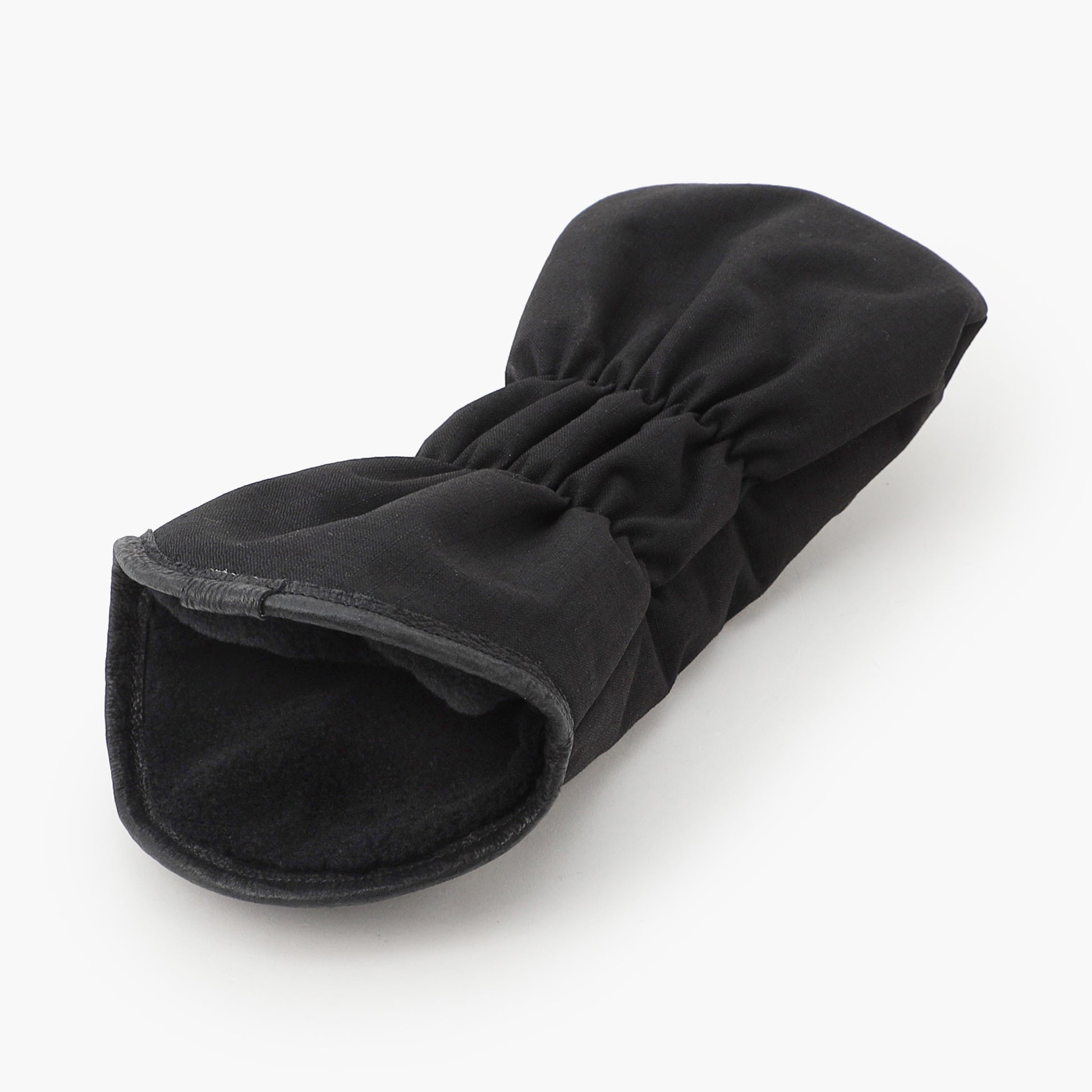 カバー内部にはボア素材を用いることで、クッション性を高め、クラブに傷がつきにくい構造に。