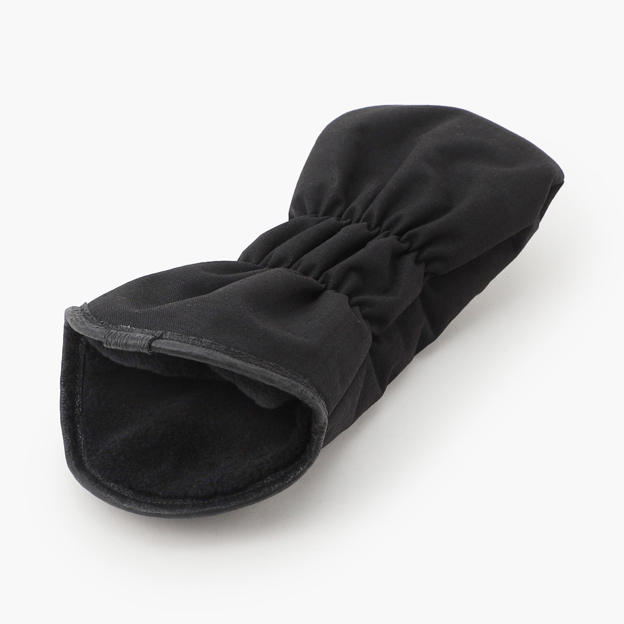 カバー内部にはボア素材を用いることで、クッション性を高め、クラブに傷がつきにくい構造に。