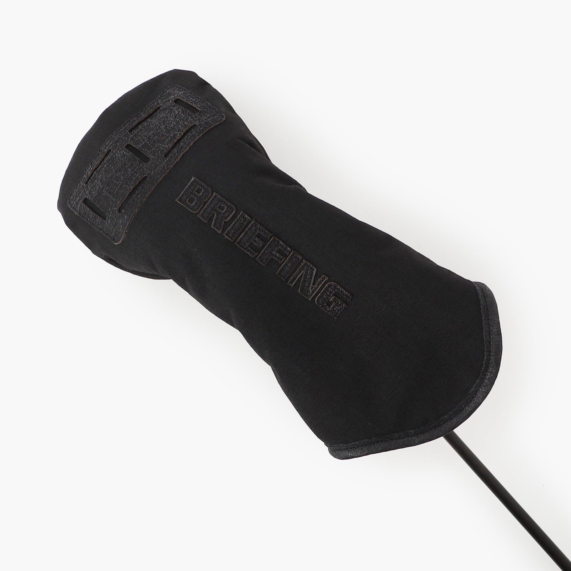 着脱がスムーズに行えるように、かぶせ式の構造を採用。