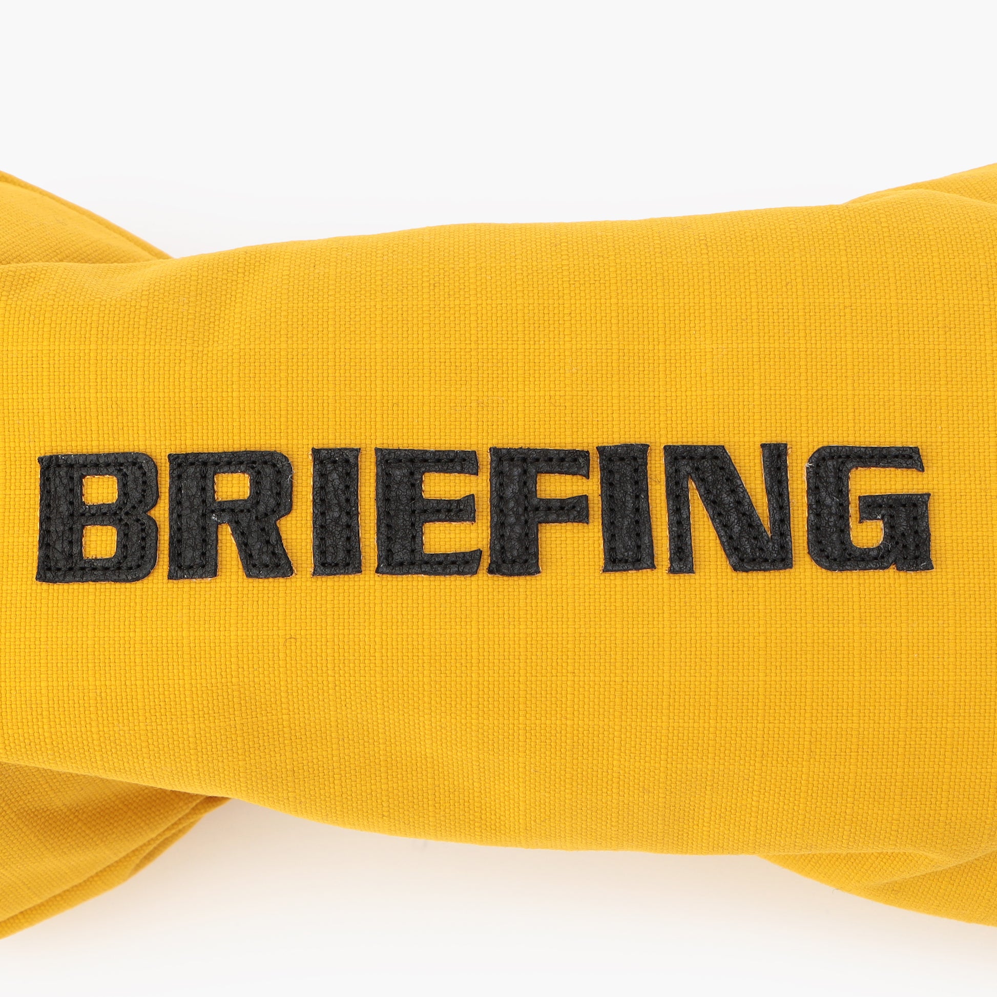 ハイブリットレザーのアクセントを落とし込んだクラス感ある佇まいで、他と差が付くGOLFスタイルに。