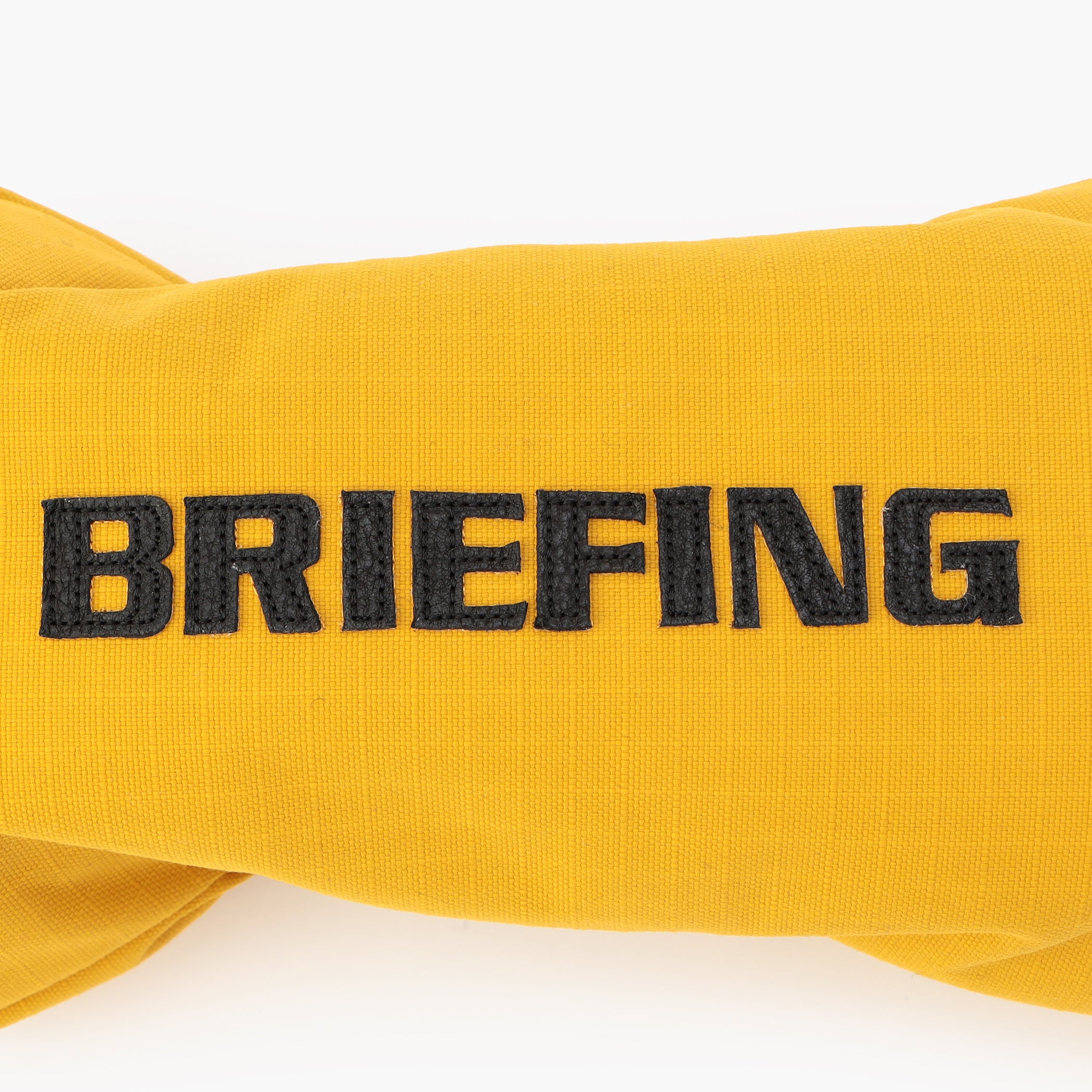 ハイブリットレザーのアクセントを落とし込んだクラス感ある佇まいで、他と差が付くGOLFスタイルに。