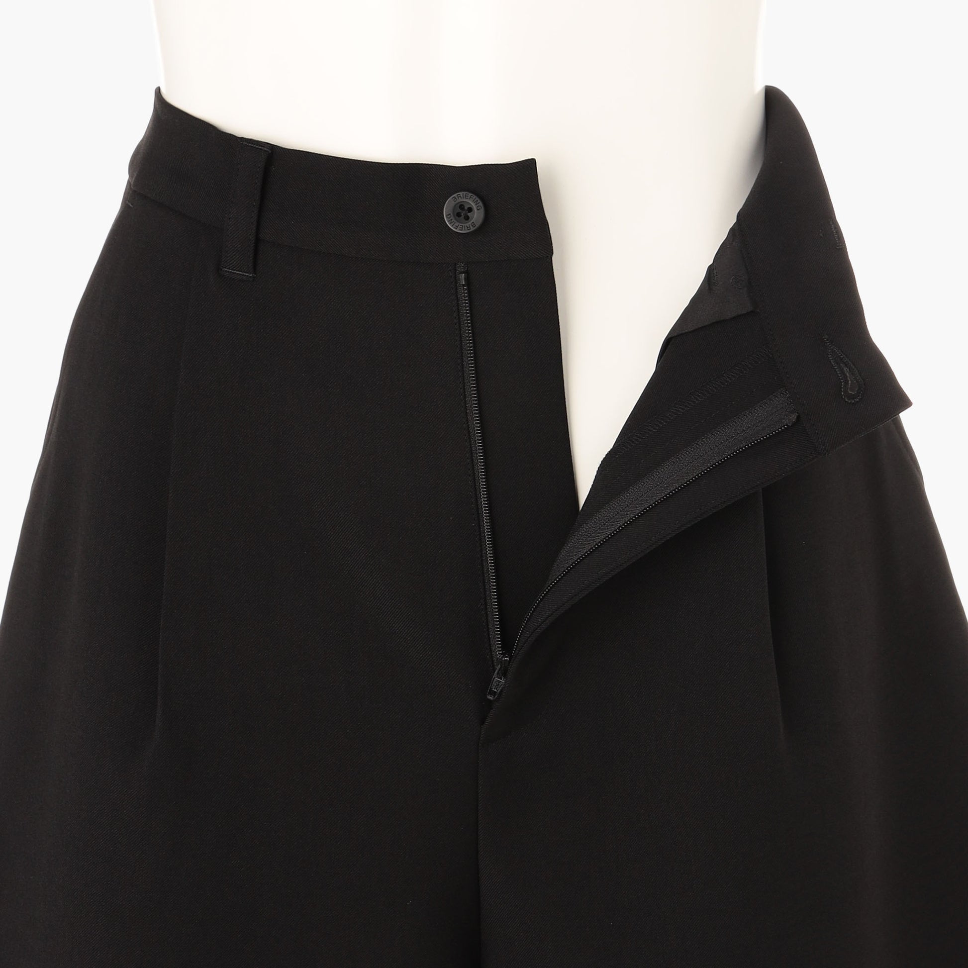 BRIEFING WOMEN’S HIGH WAIST SHORT PANTS, Apparels, Golf