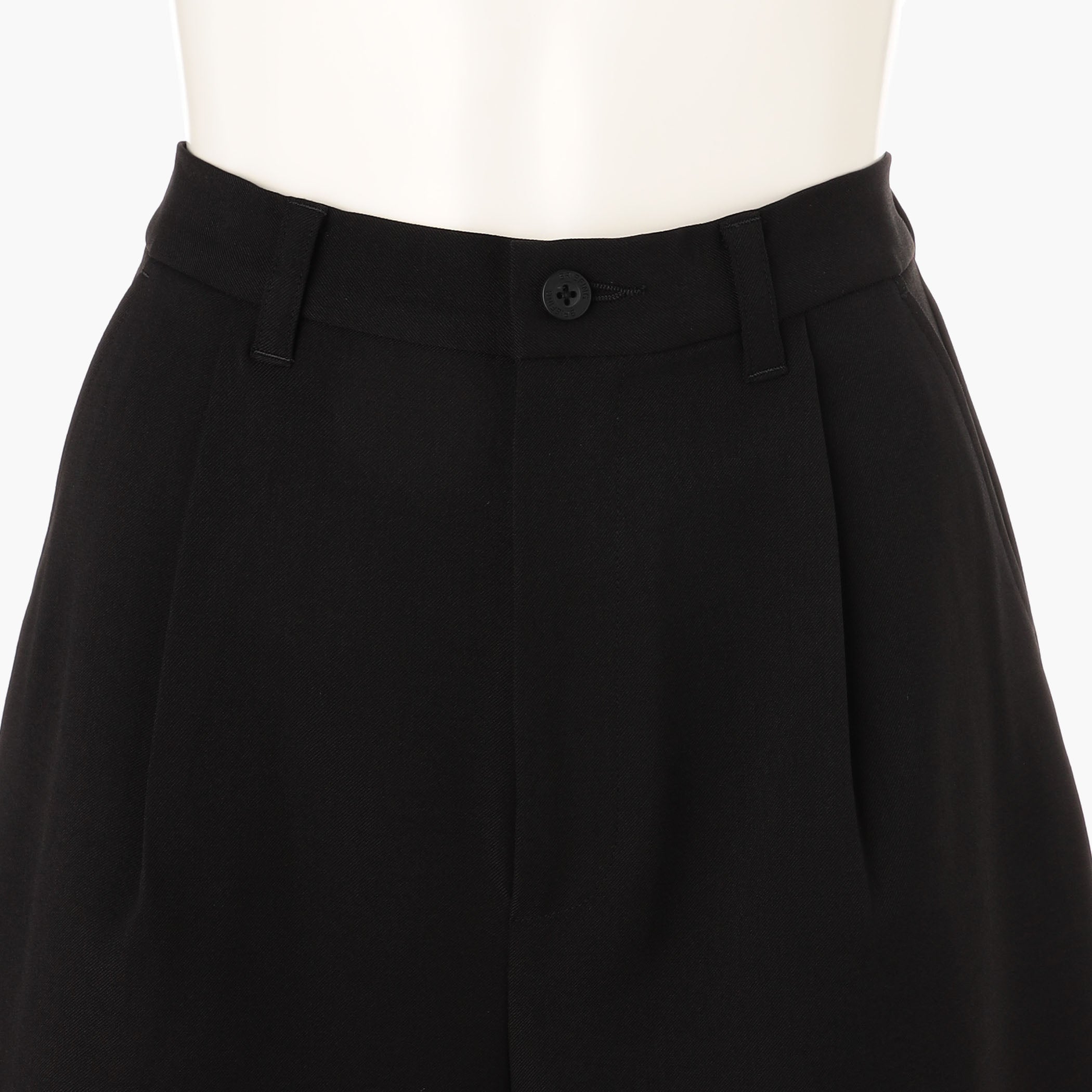 WOMEN’S HIGH WAIST SHORT PANTS