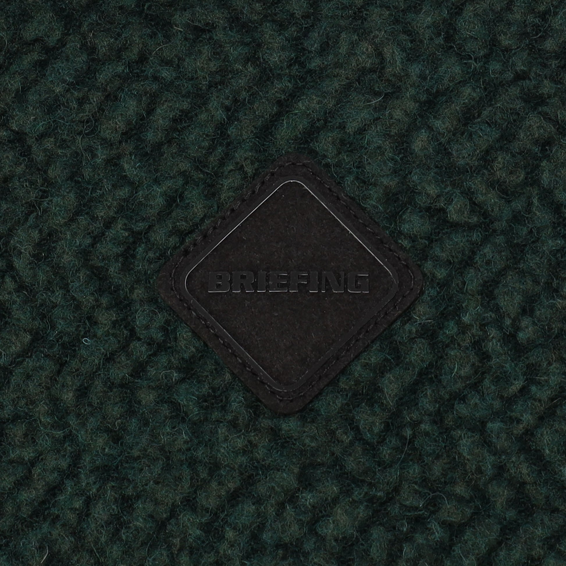 フロントには今季の冬から採用しているダイヤモンドロゴを採用。