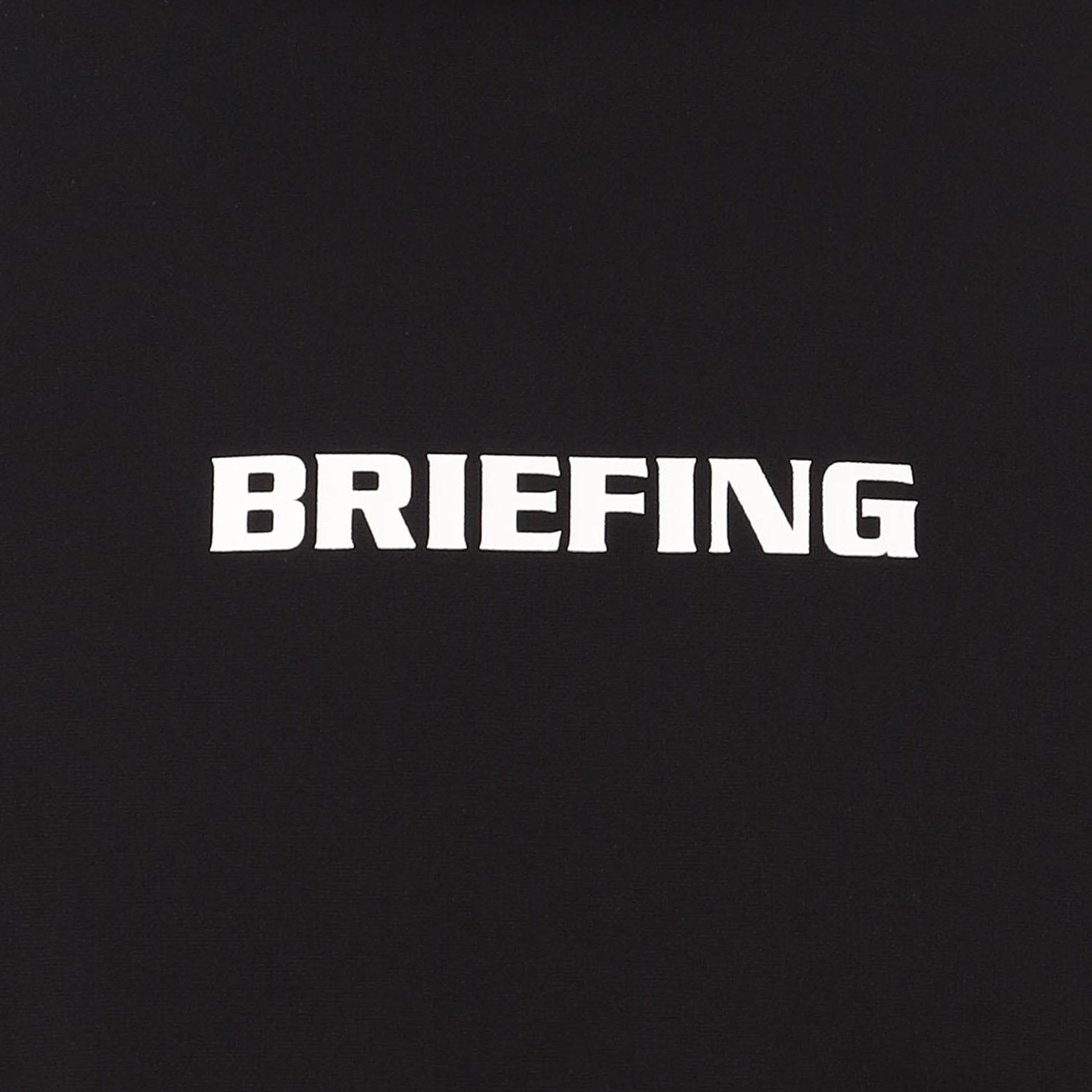 フロント、バックにBRIEFINGロゴを配置。