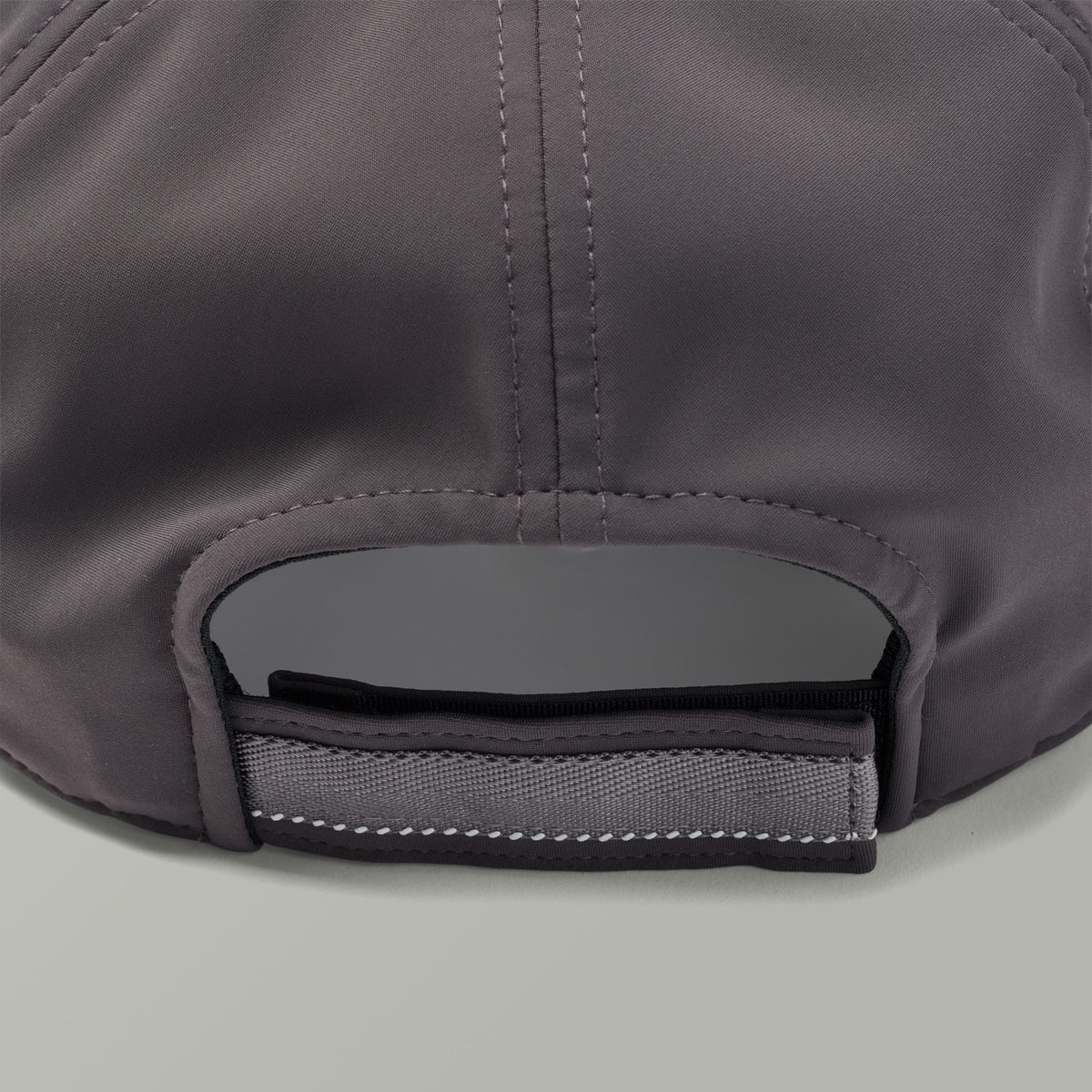 CL MEN’S STRETCH NYLON CAP
